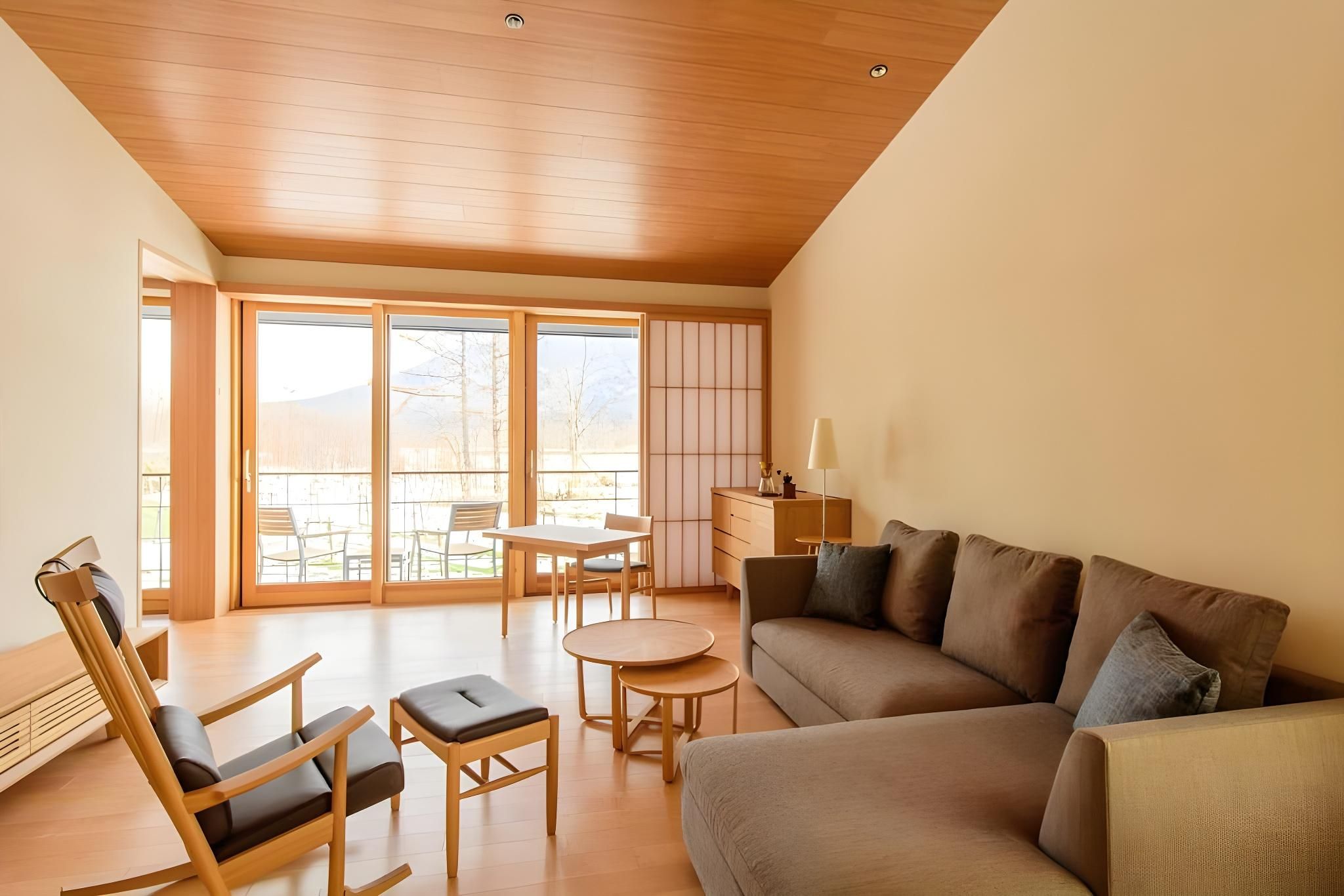 NISEKO Inn of Youtei Raku Suisan Twin Room with Mountain View 3