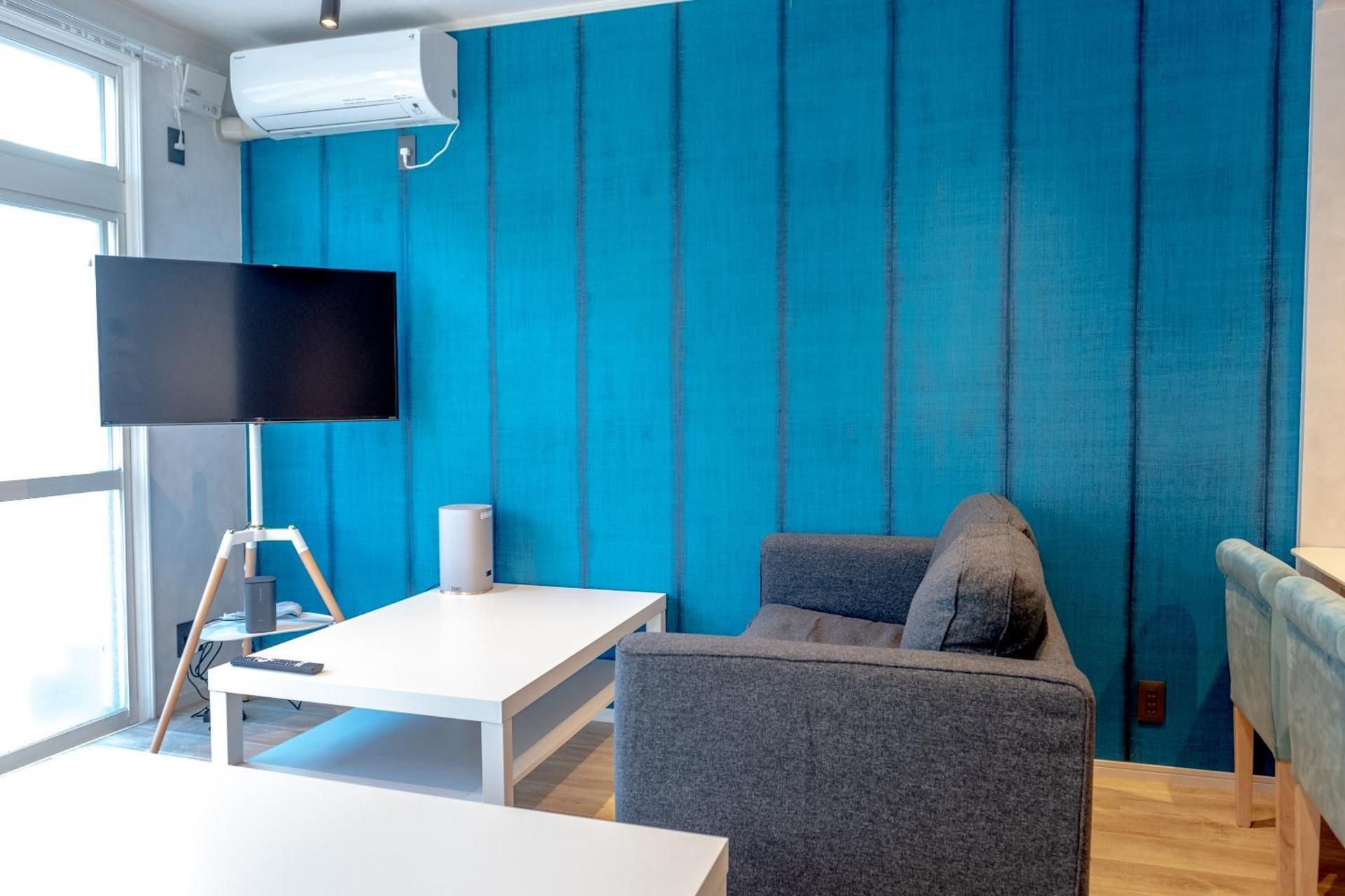 shared lounge/tv area