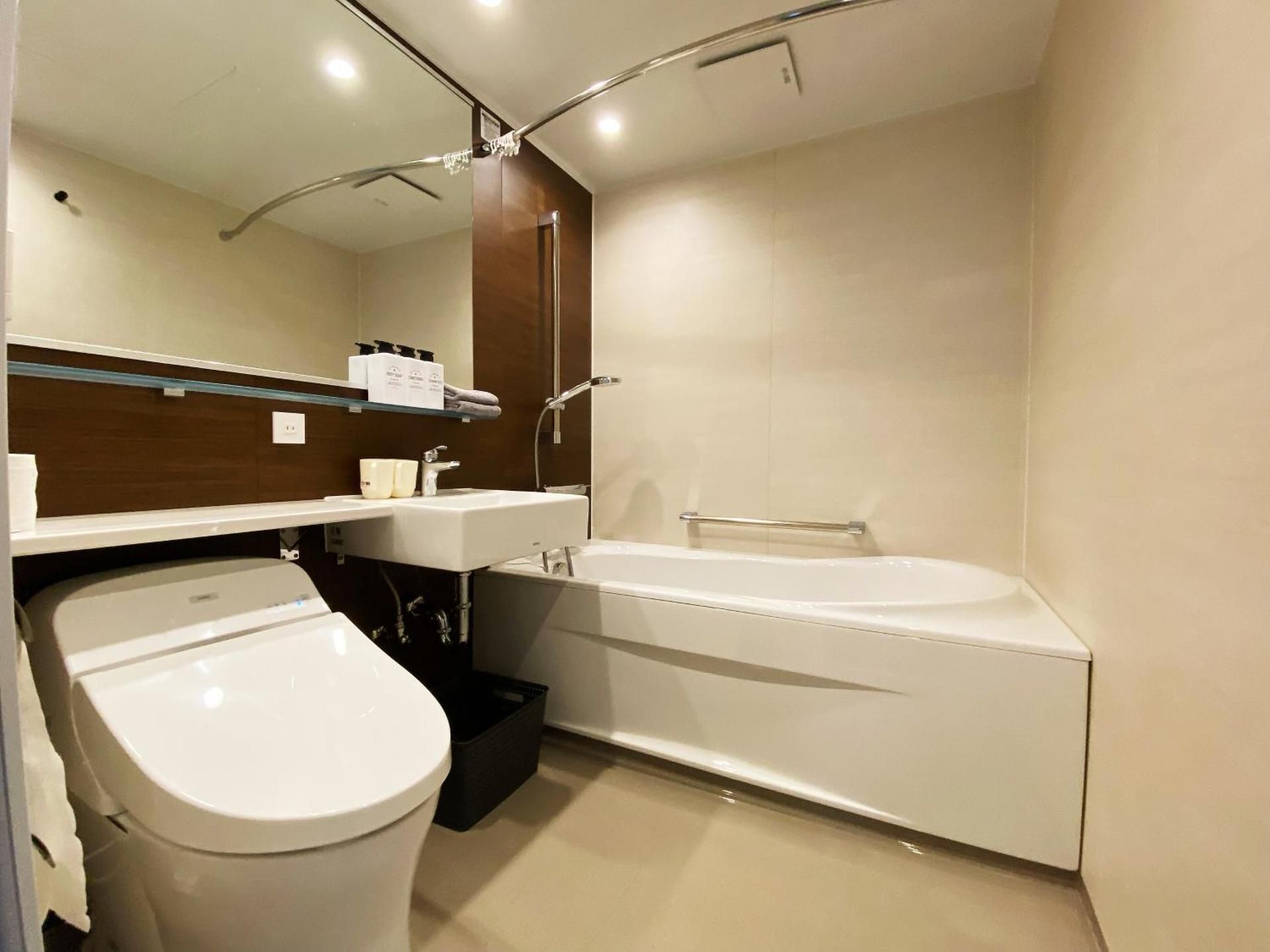 Q FOX GMG HOTEL Deluxe Balcony