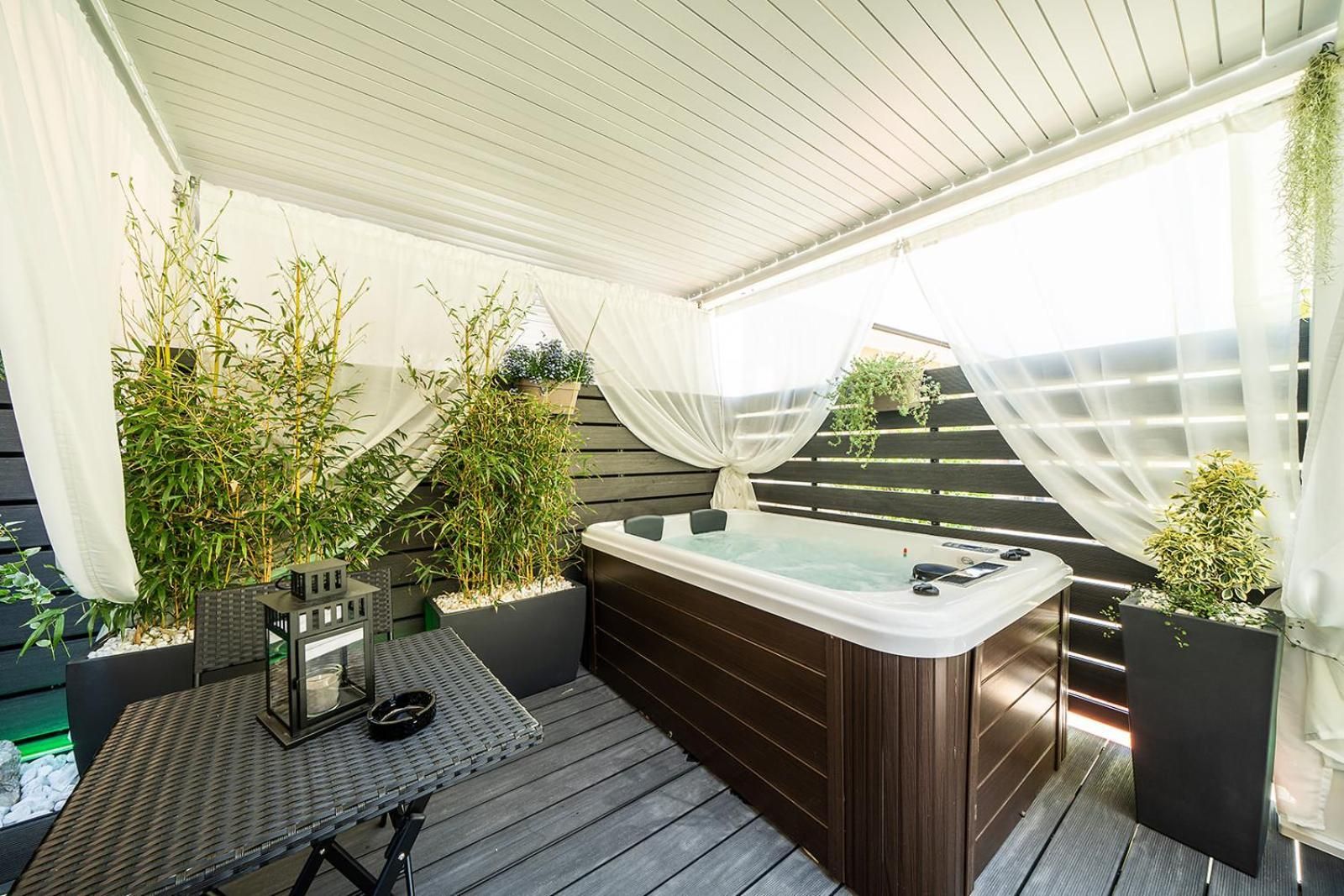 Queen Room with Spa Bath