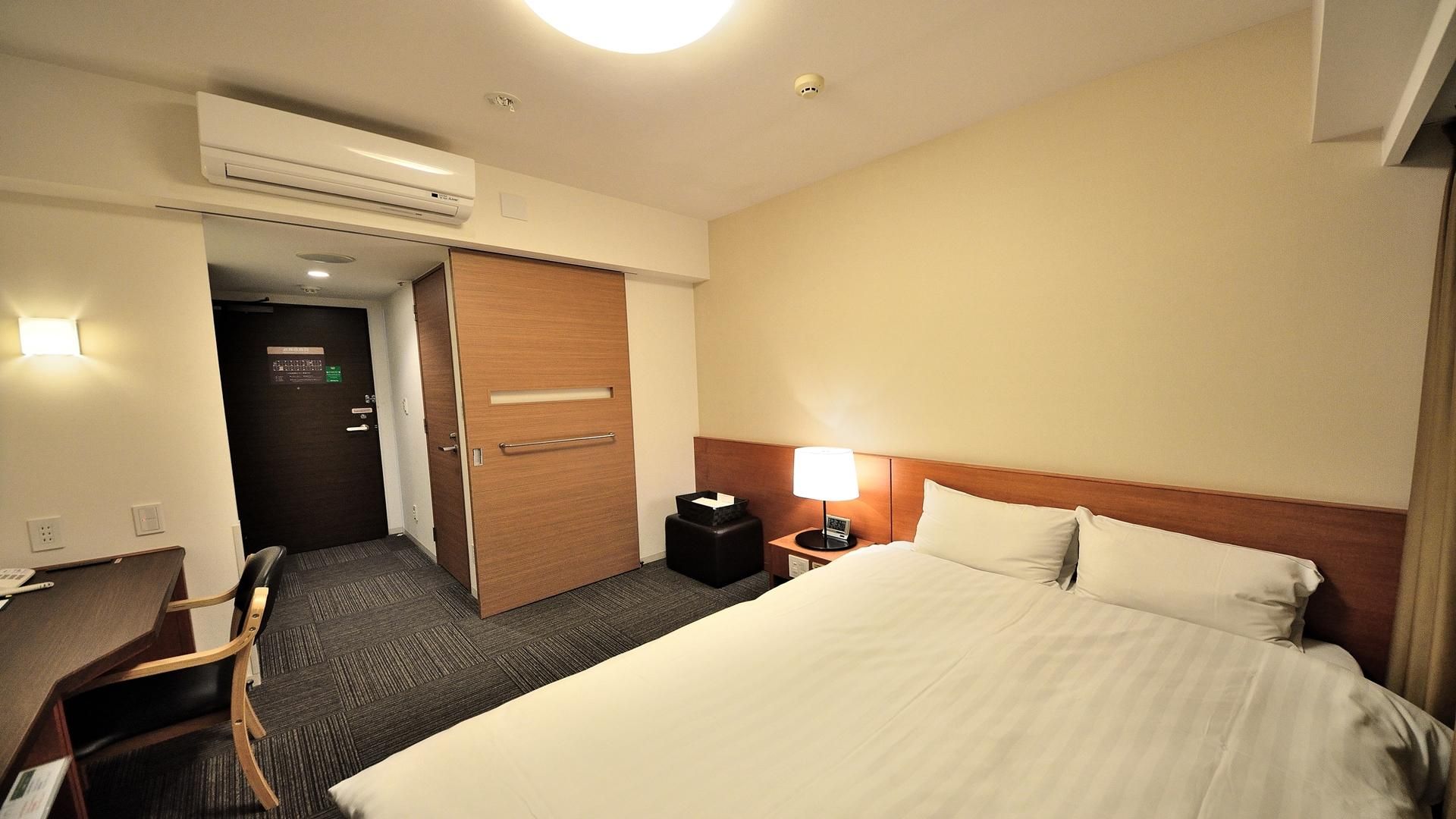 Day Use - Double room - Non-Smoking 8 Hours Between 9:00 and 17:00 (8 hour use only)