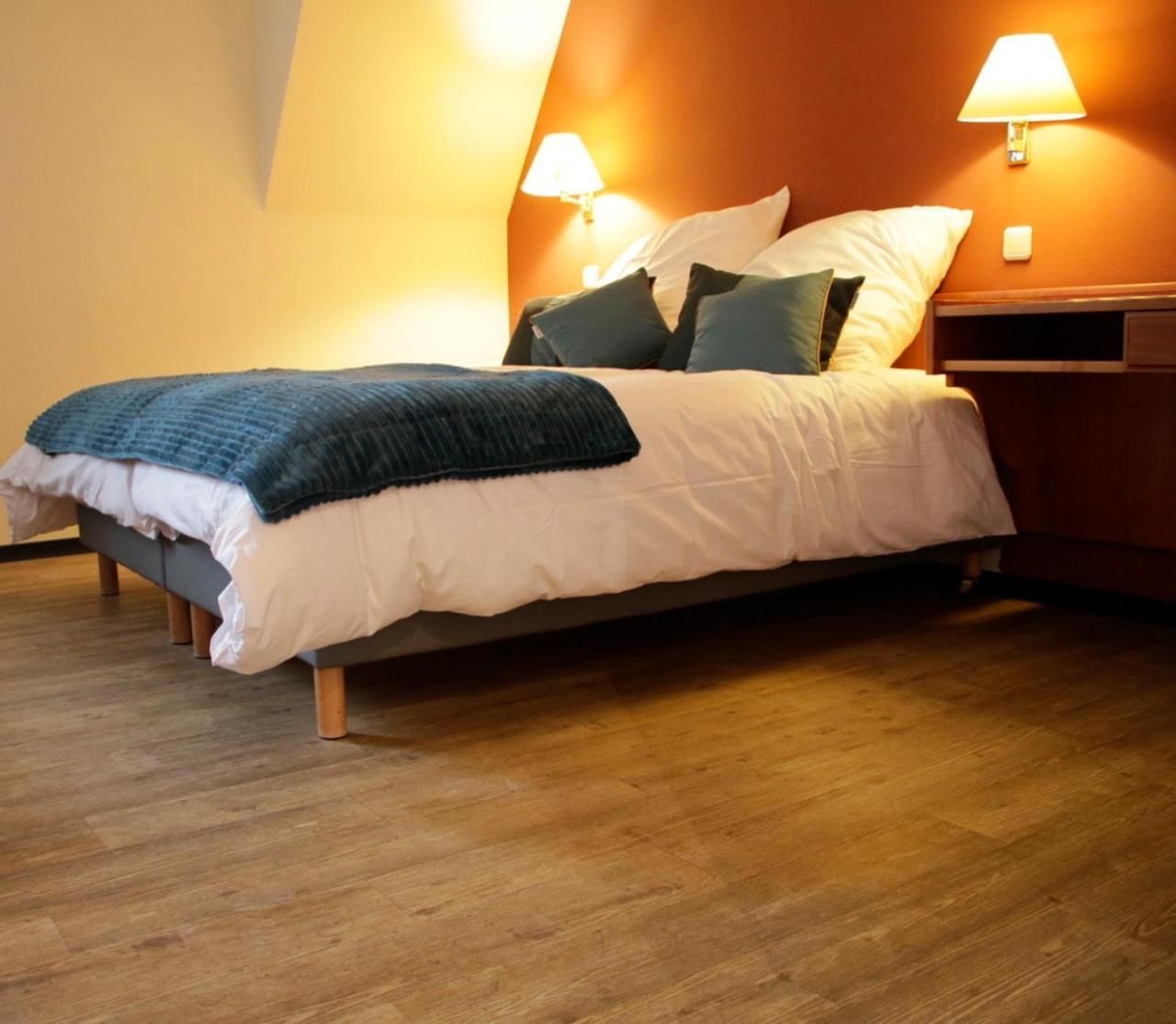 Z&B Hotel Superior Quadruple Room 2