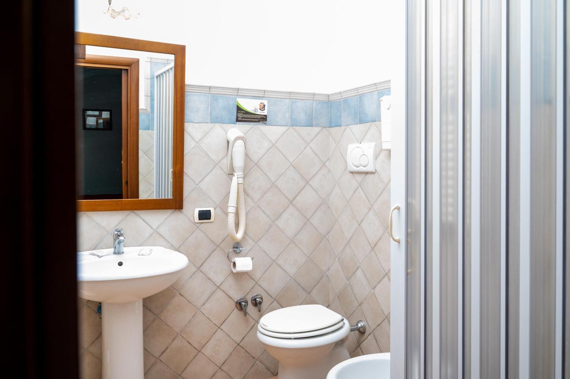 Deluxe Double or Twin Room with Mountain View