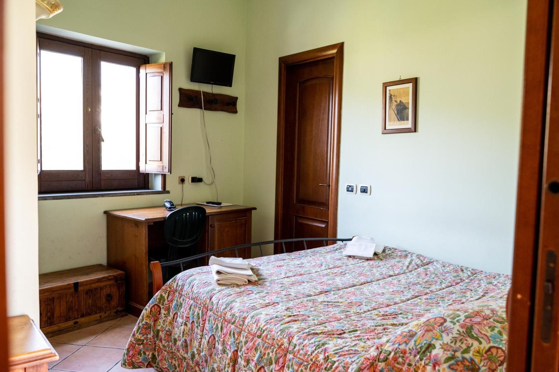 King Room with Mountain View