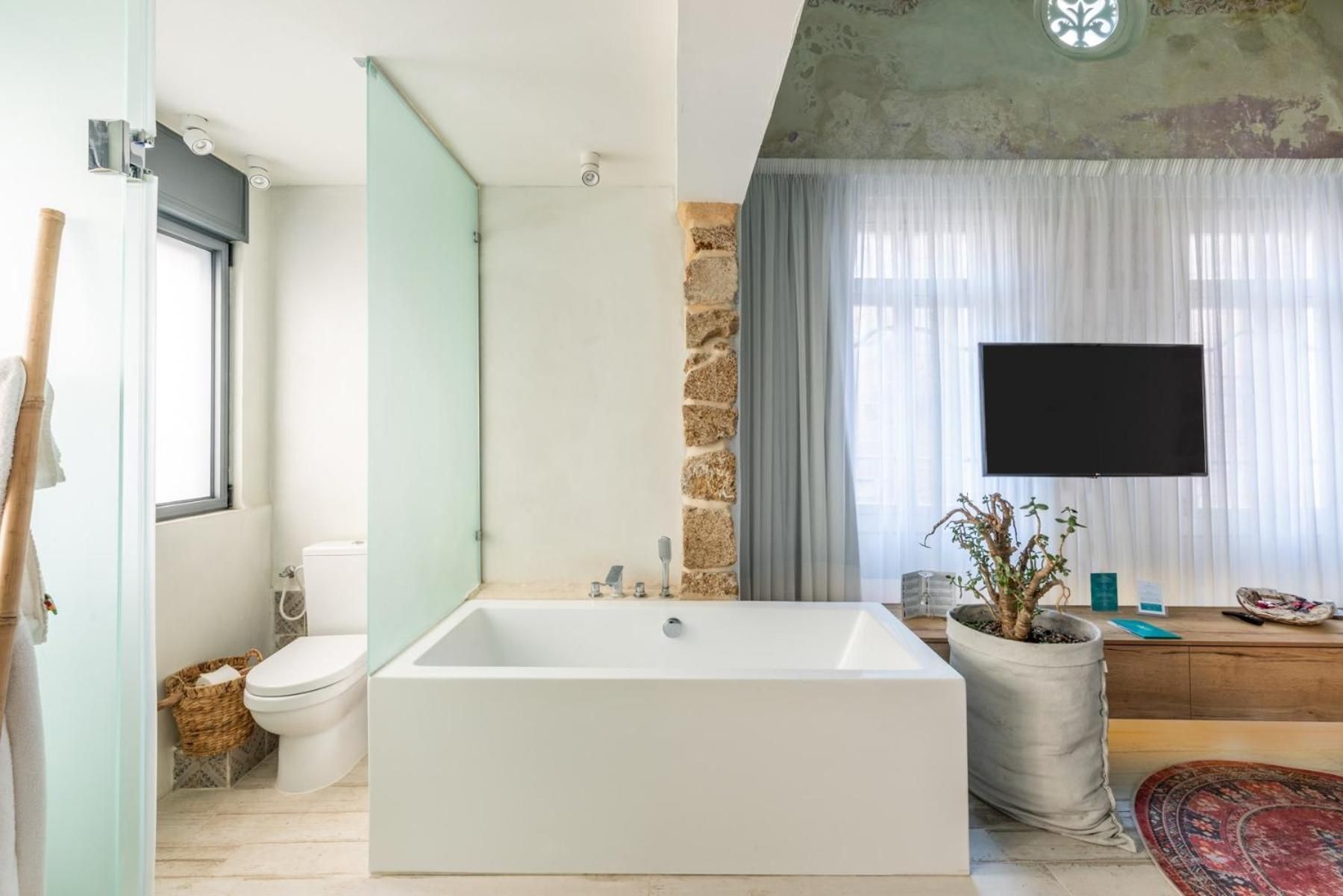 Superior Suite with Bath