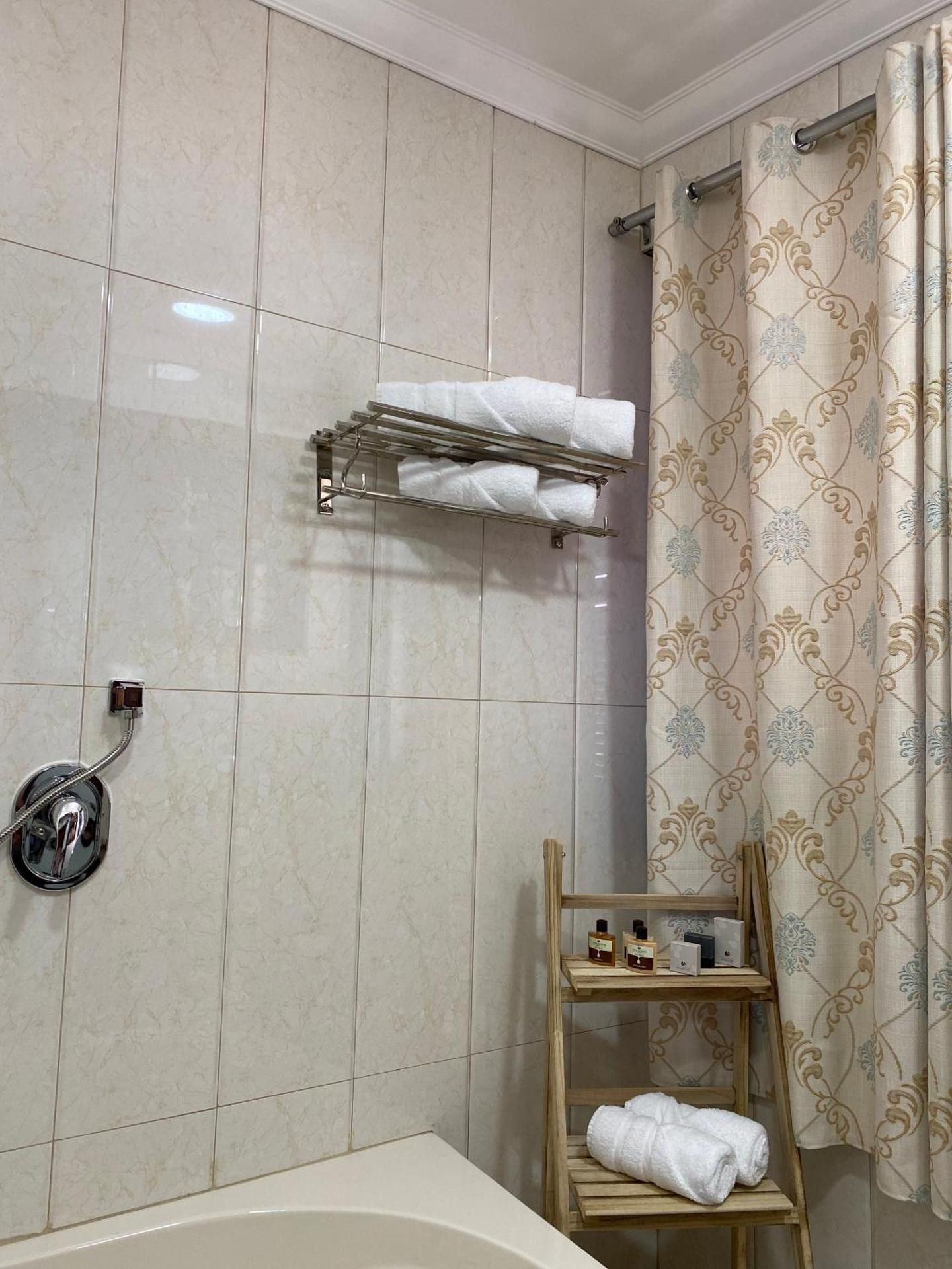 King Room with Spa Bath