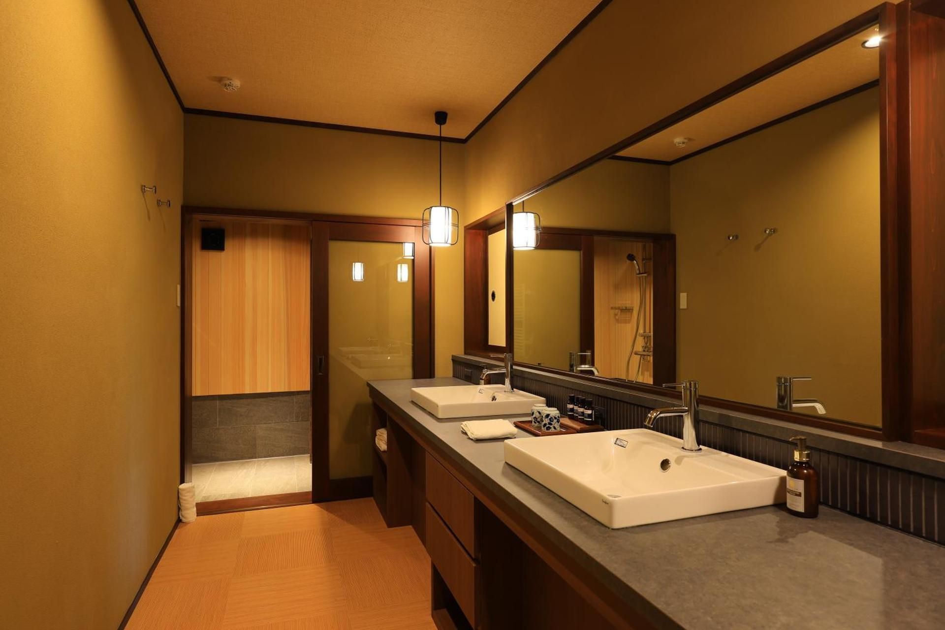 Deluxe Room with Indoor Hot Spring Bath "Kumoi"