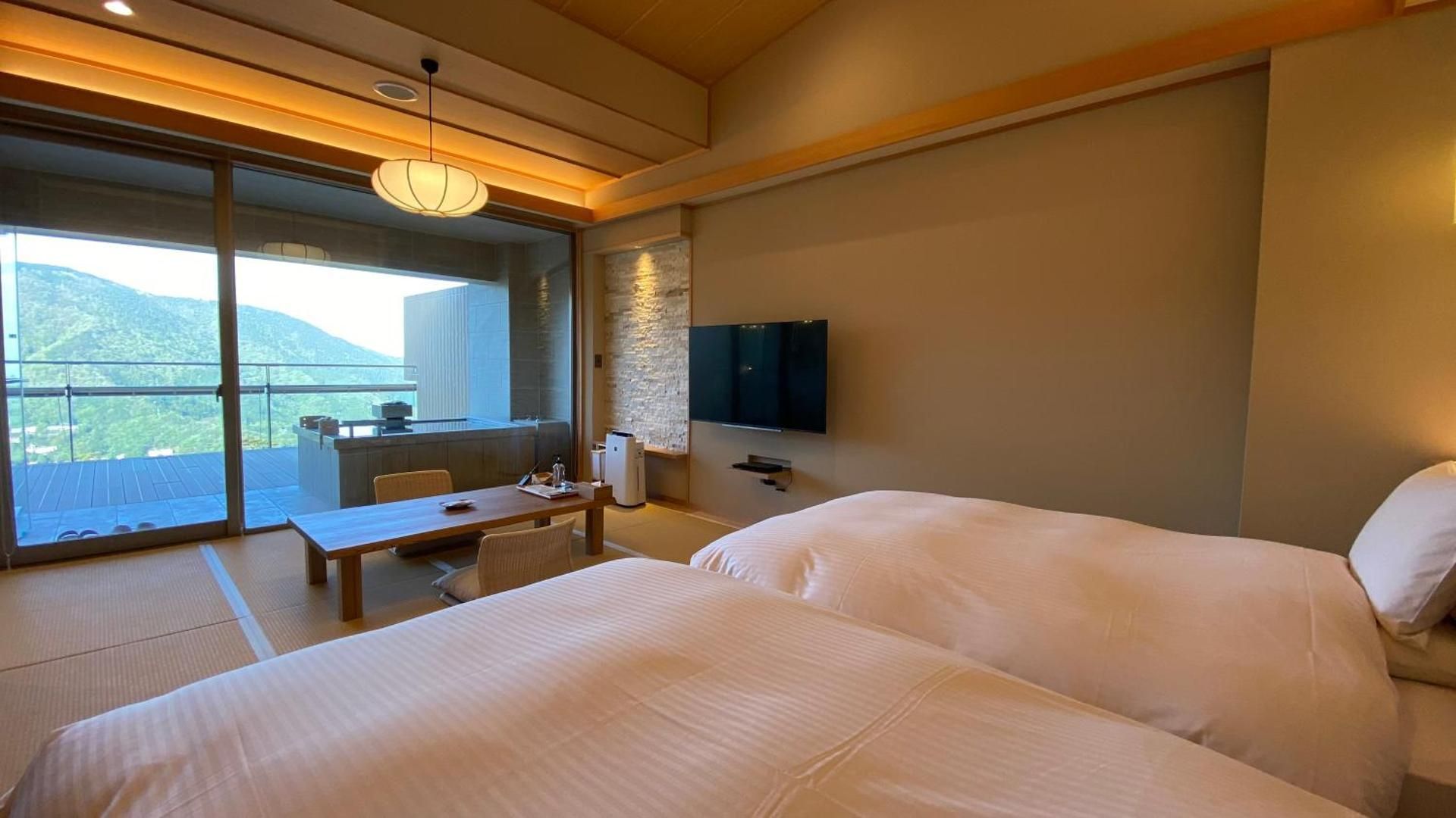 Top Floor Moderate Western-Japanese Style Suite - SUI