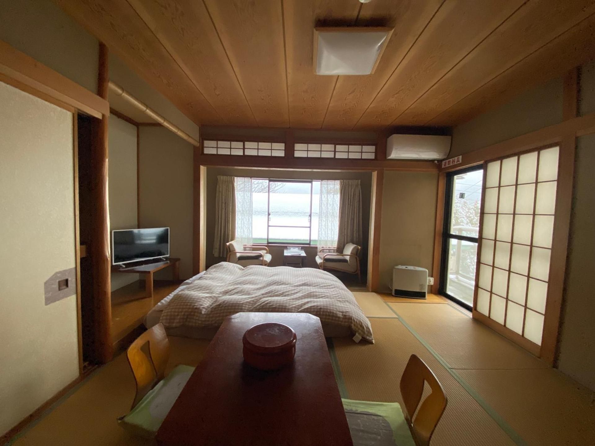 Japanese-Style Room