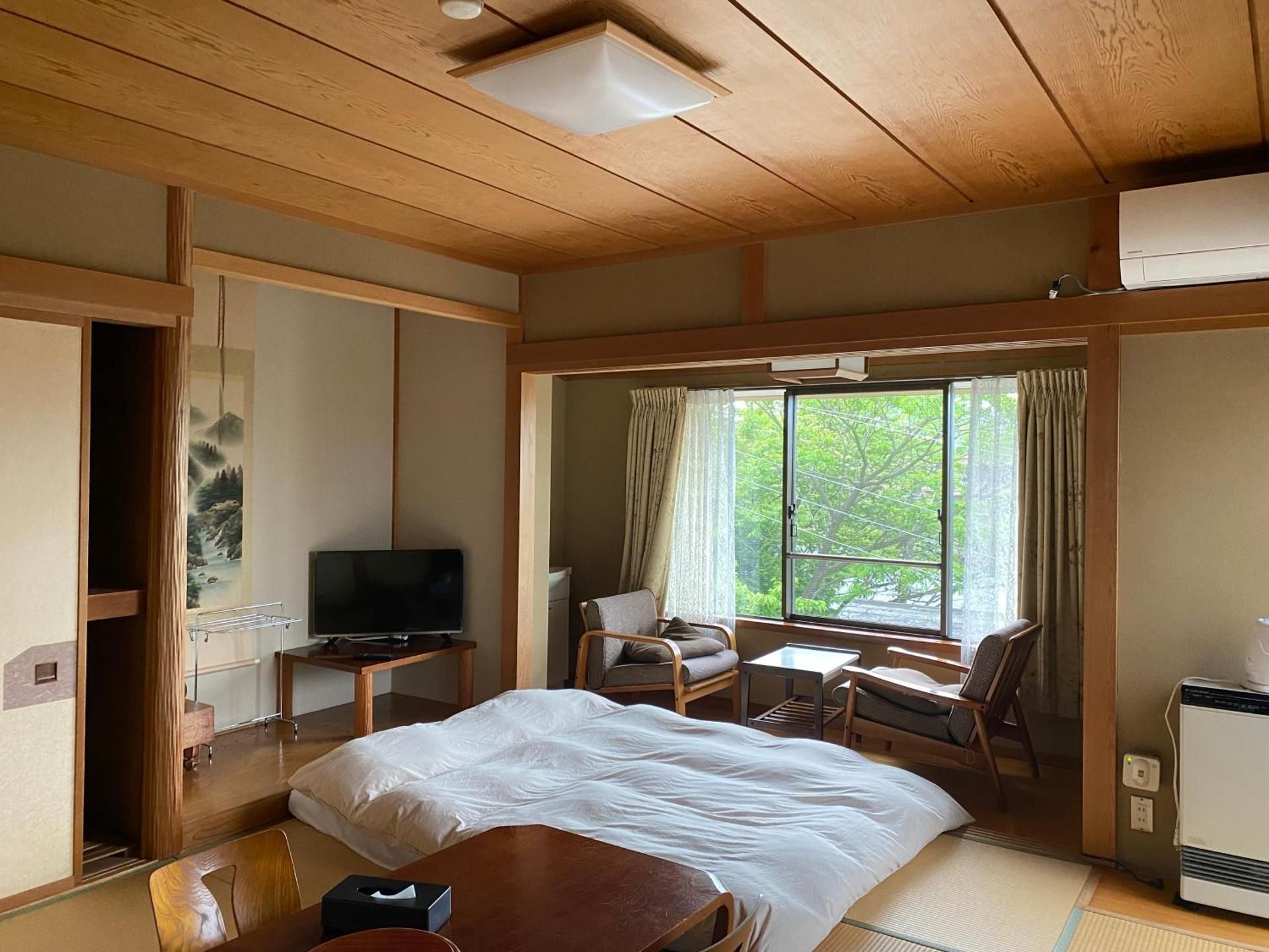 Japanese-Style Room
