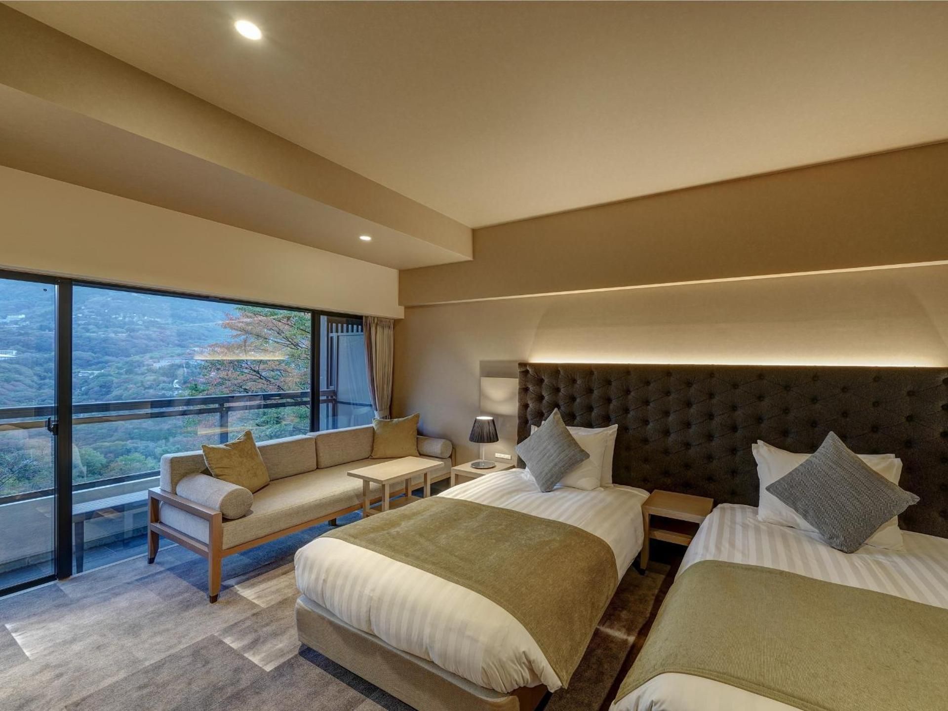 Twin Room with Sofa on Higher Floor - Non-Smoking
