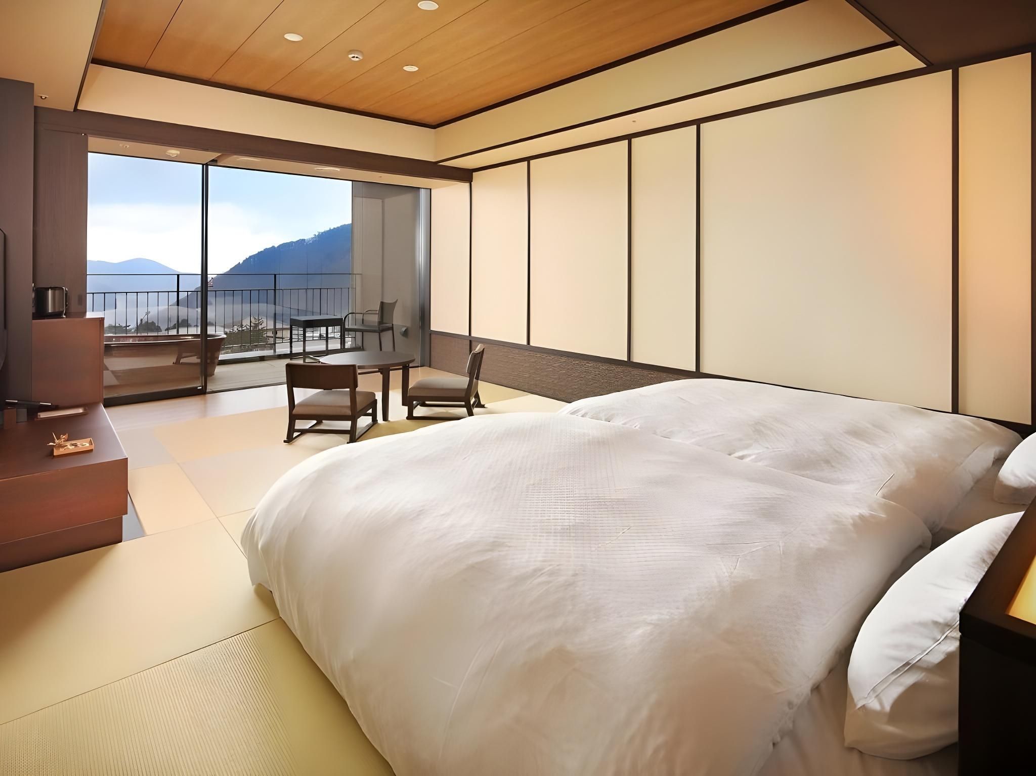 Superior Room with Open-Air Bath - Crab and Beef Shabu-shabu Dinner Entry from 07:00 PM to 08:00 PM