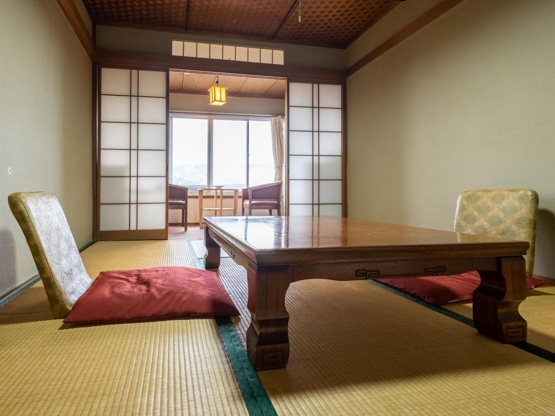 Japanese Style - Small - Shared Bath