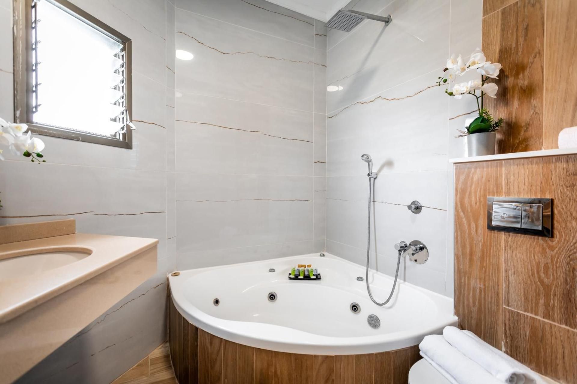 Double Room with Spa Bath