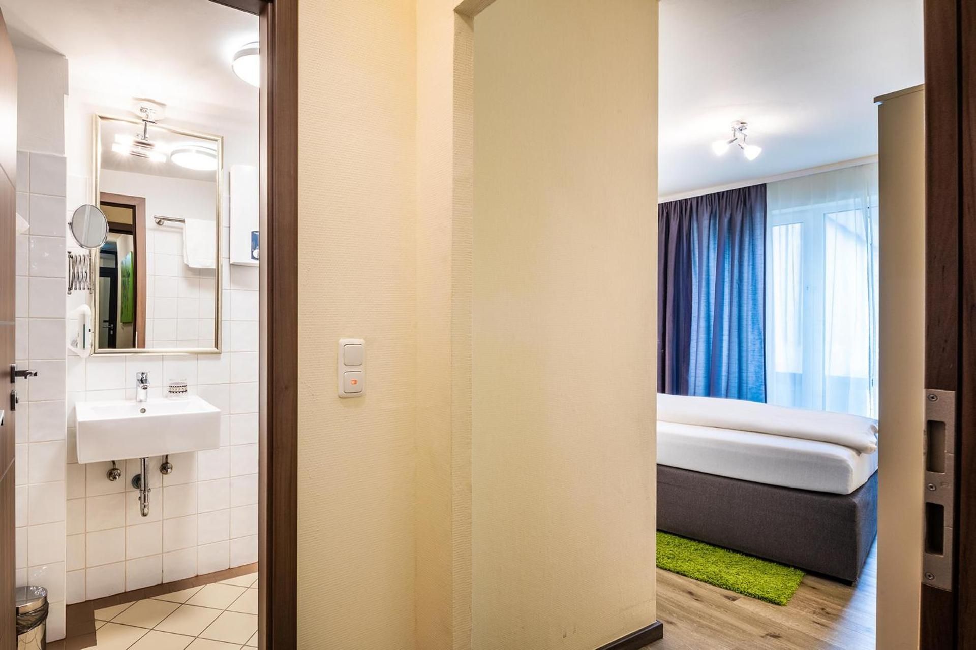 Schroeders City-Style-Hotel Standard Single Room 3