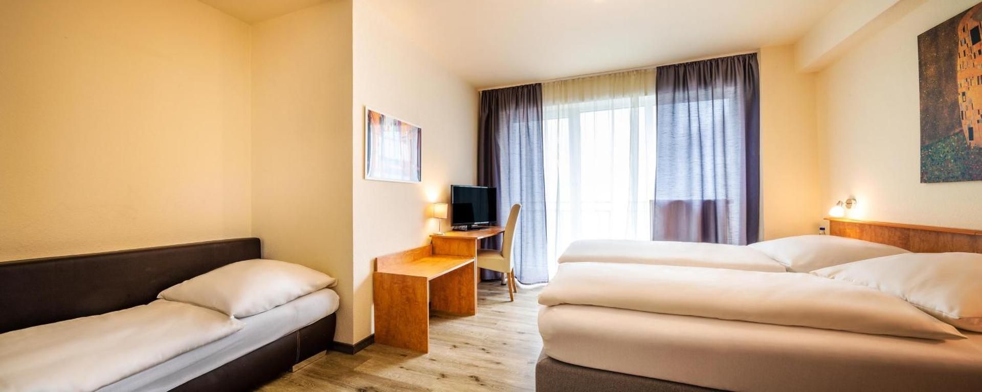 Schroeders City-Style-Hotel Standard Triple Room