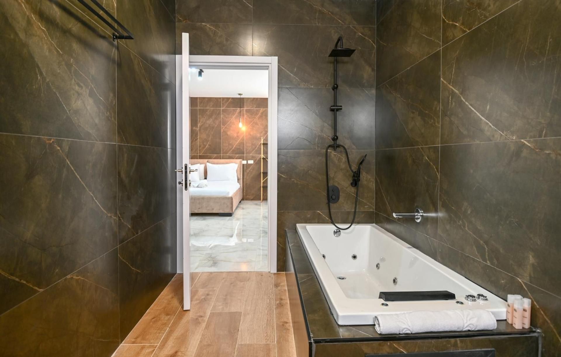 Deluxe Double Room with Bath