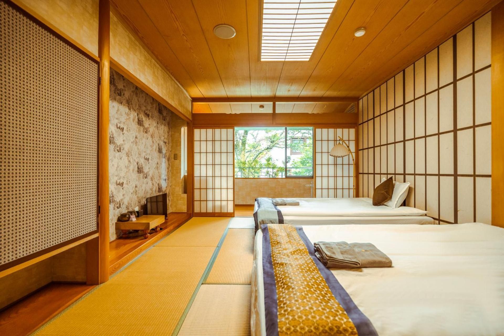 Quadruple Room with Shared Bathroom