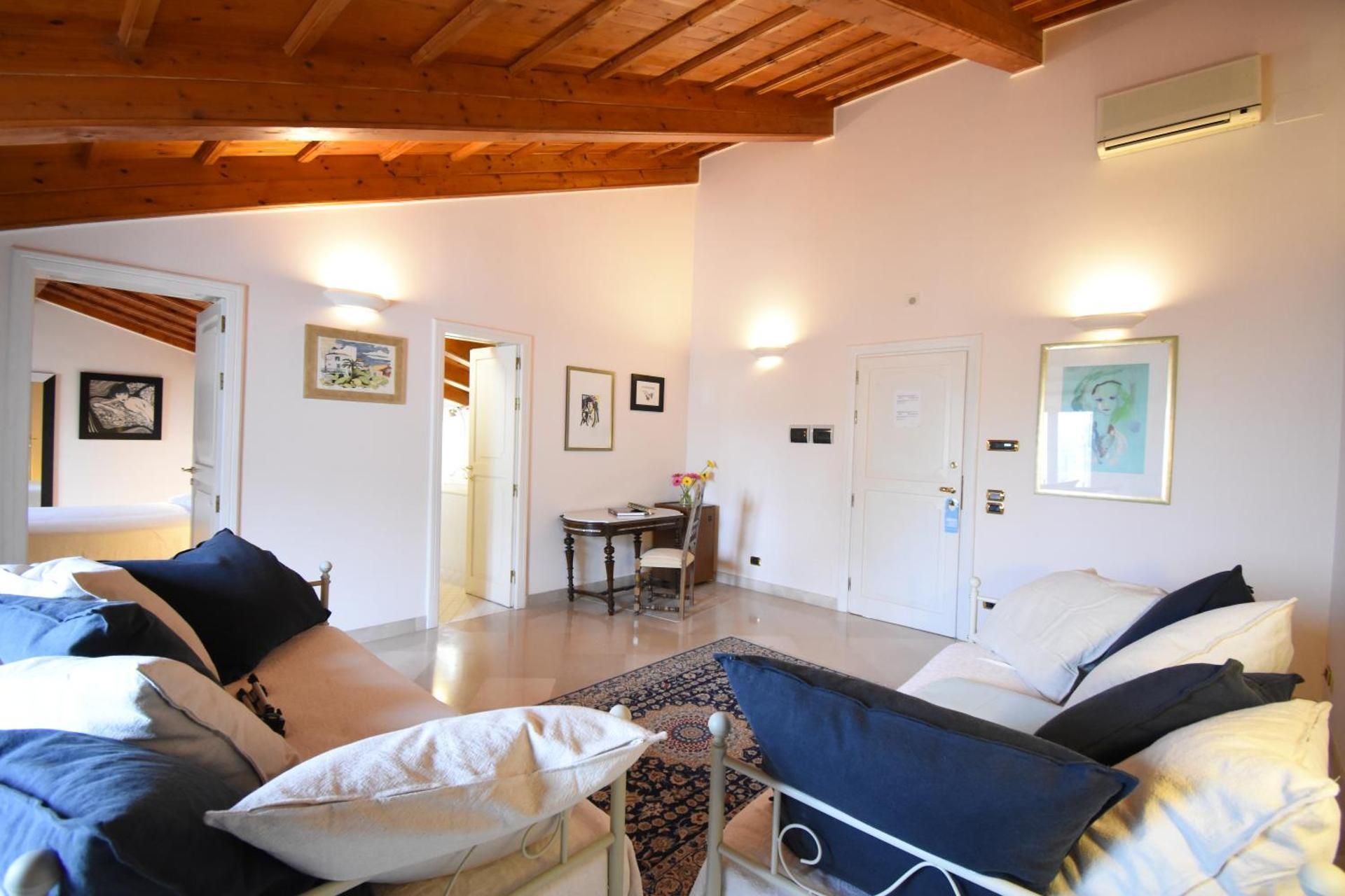 Suite with Spa Bath