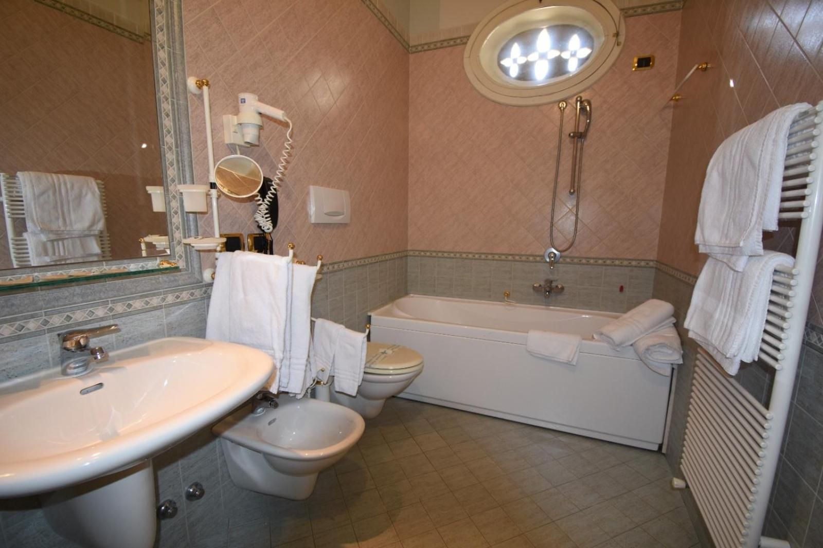 Classic Quadruple Room