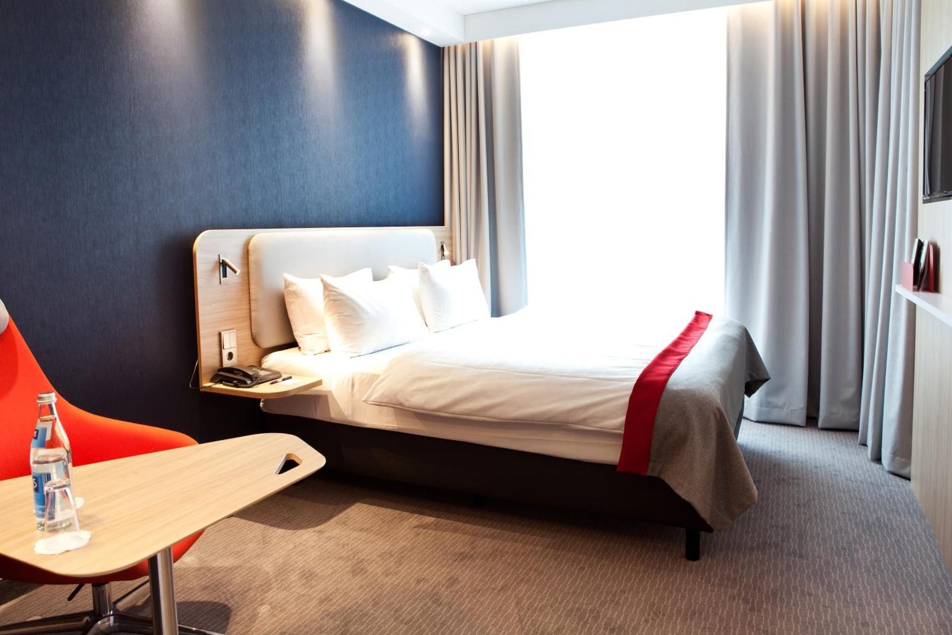 Standard Queen Room - Disability Access