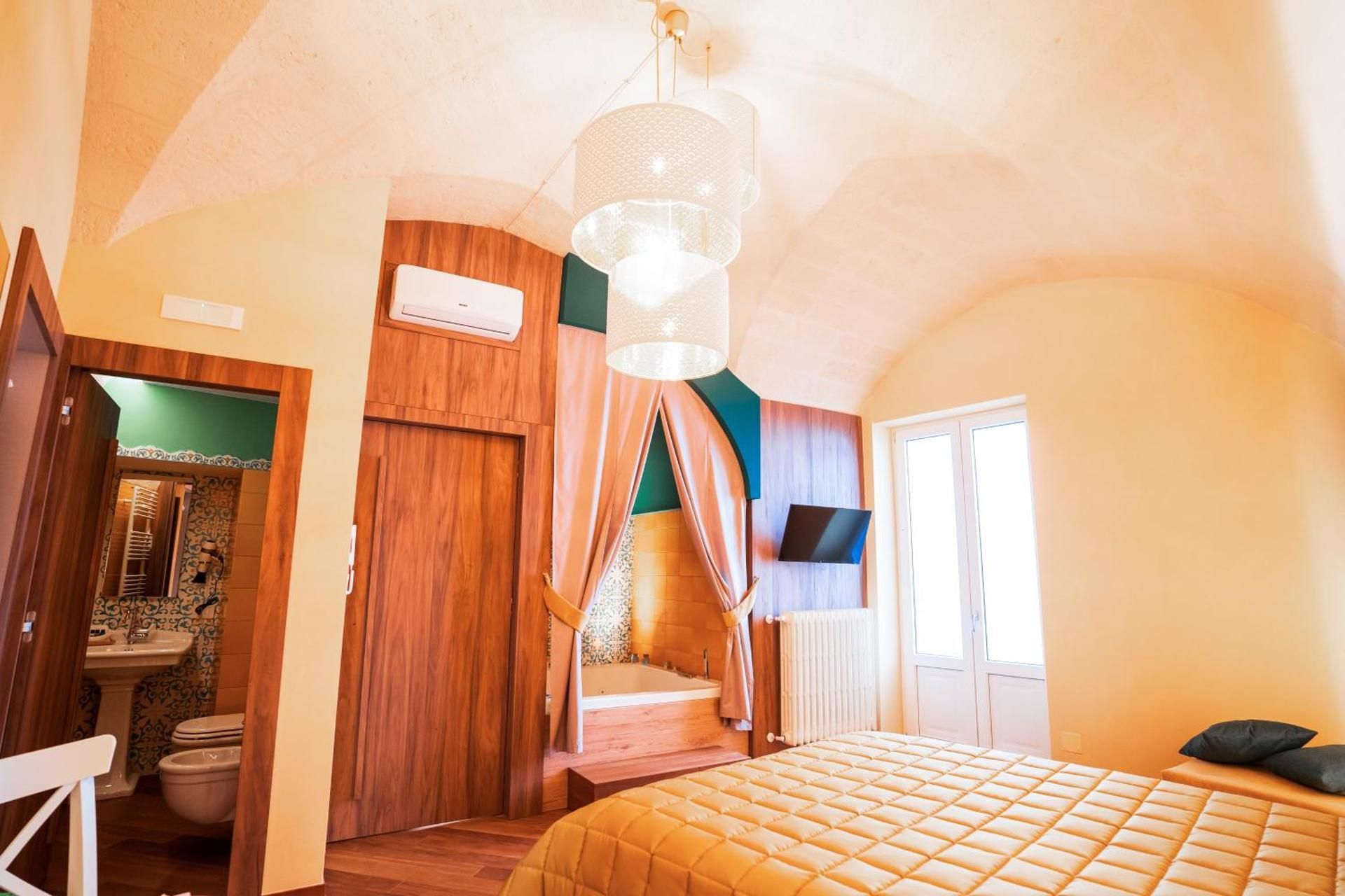 Deluxe Double or Twin Room with Spa Bath