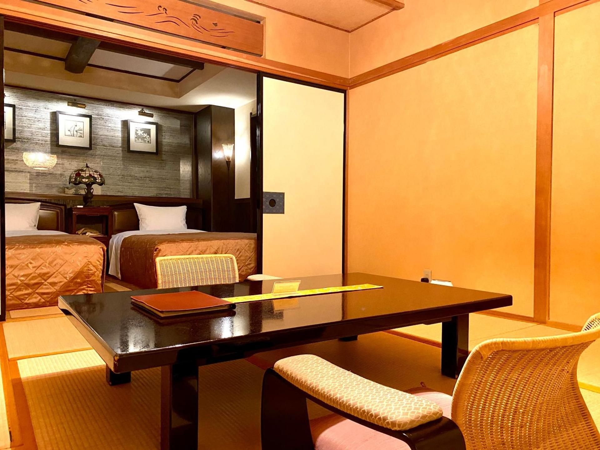 Luxury Twin Room with Tatami Area