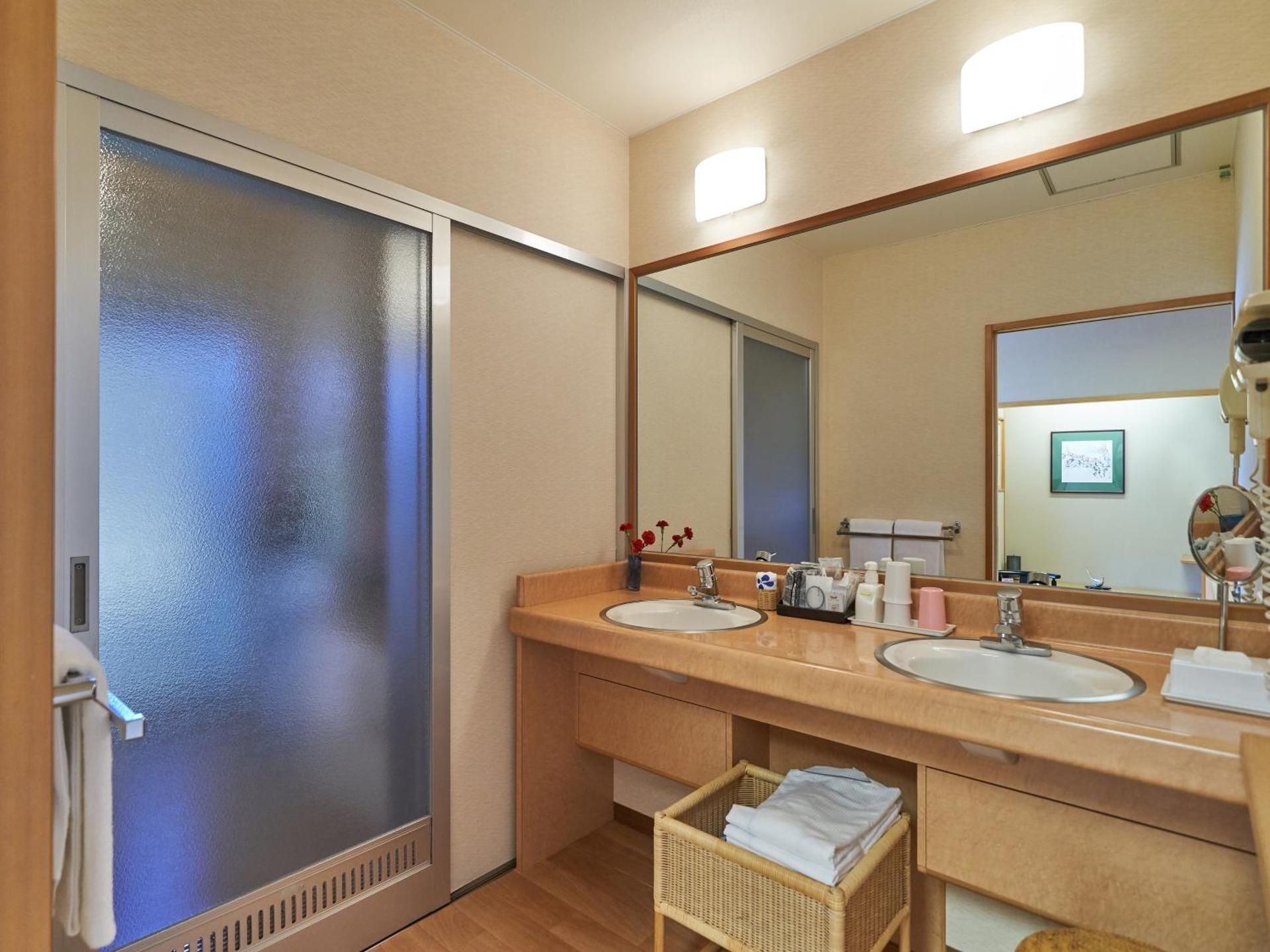 Family Room with Private Bathroom - Non-Smoking