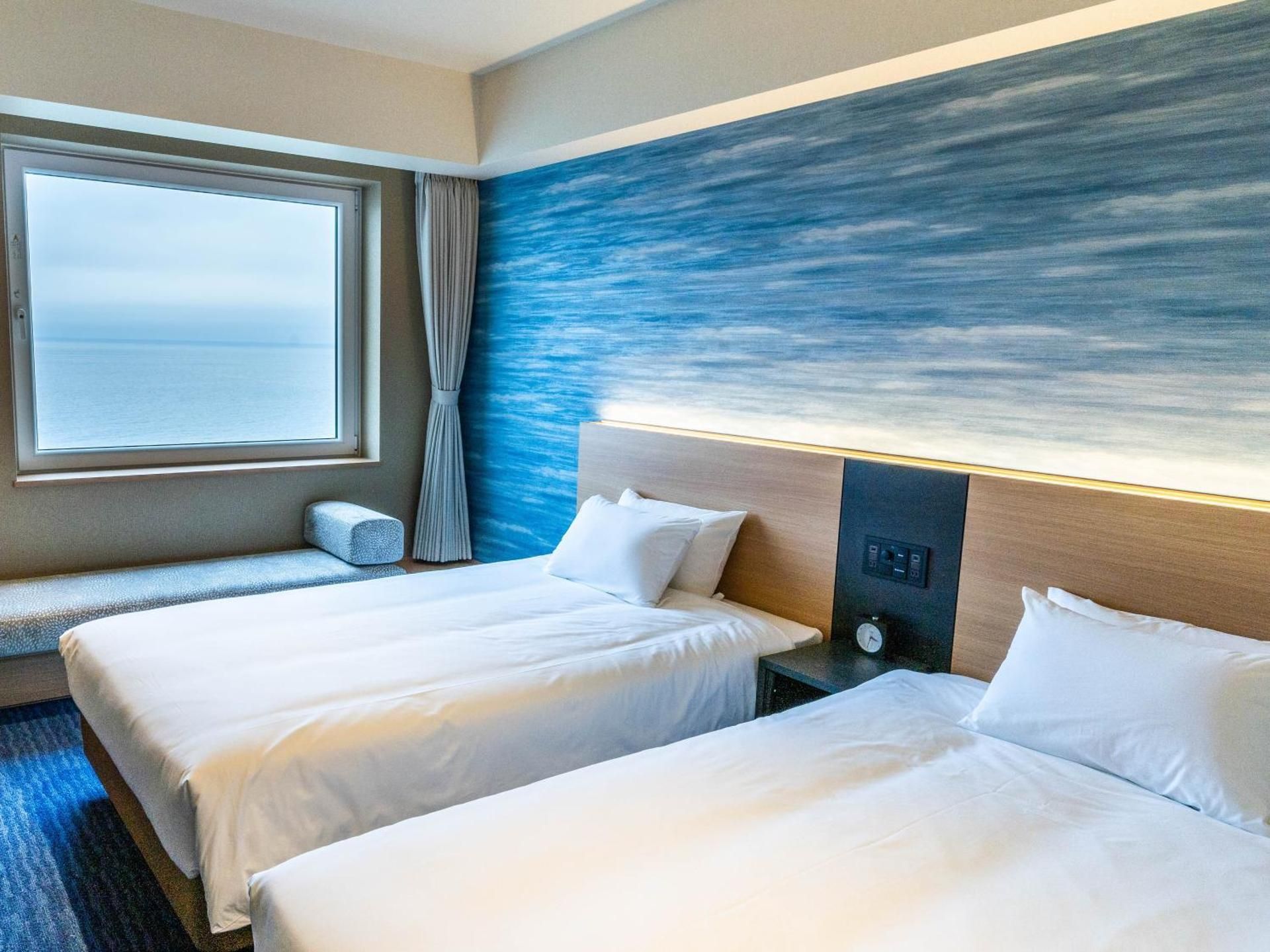 Standard Twin Room on 7th Floor and above with Ocean View