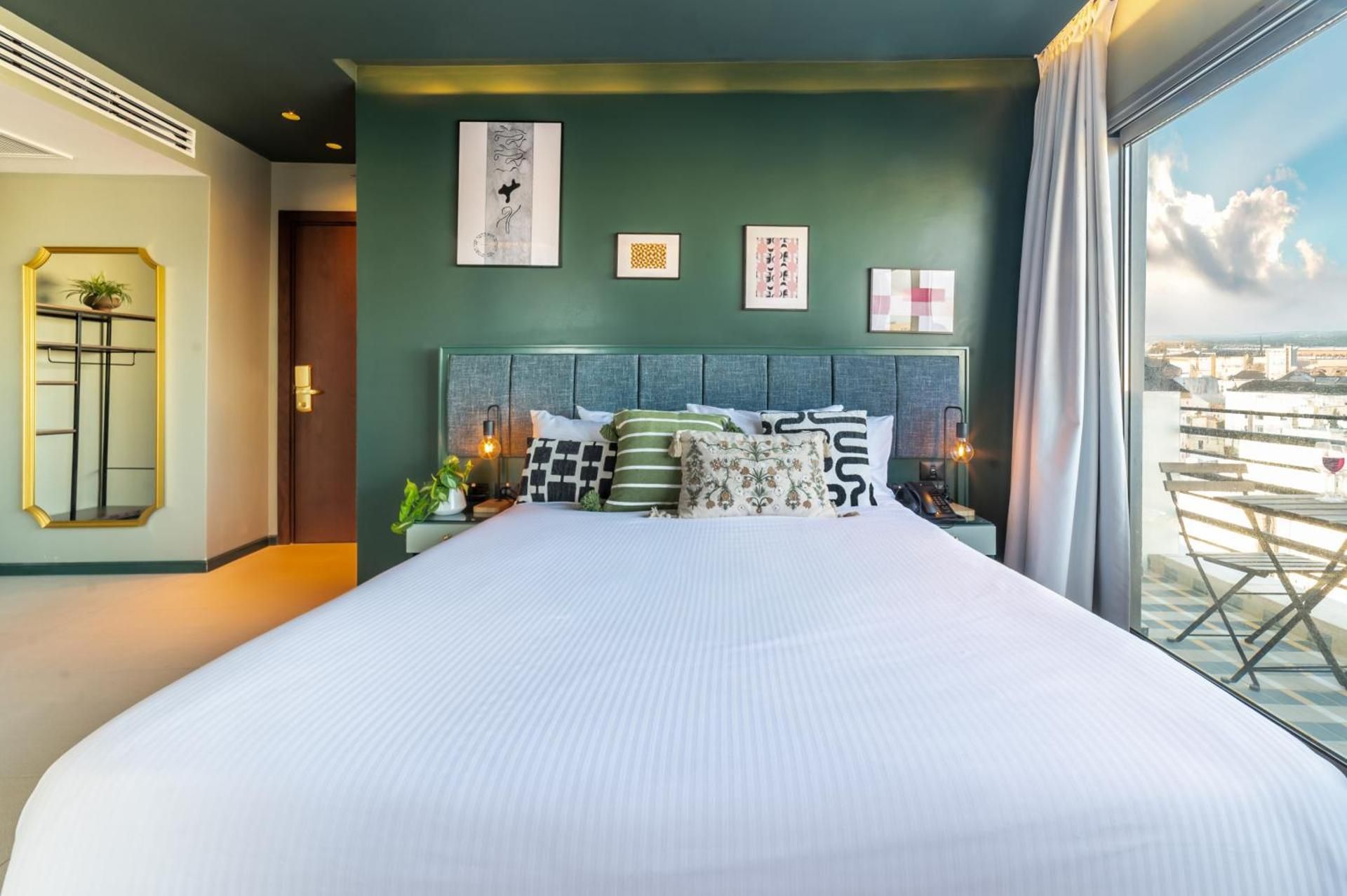 Top Floor Deluxe Suite with Balcony