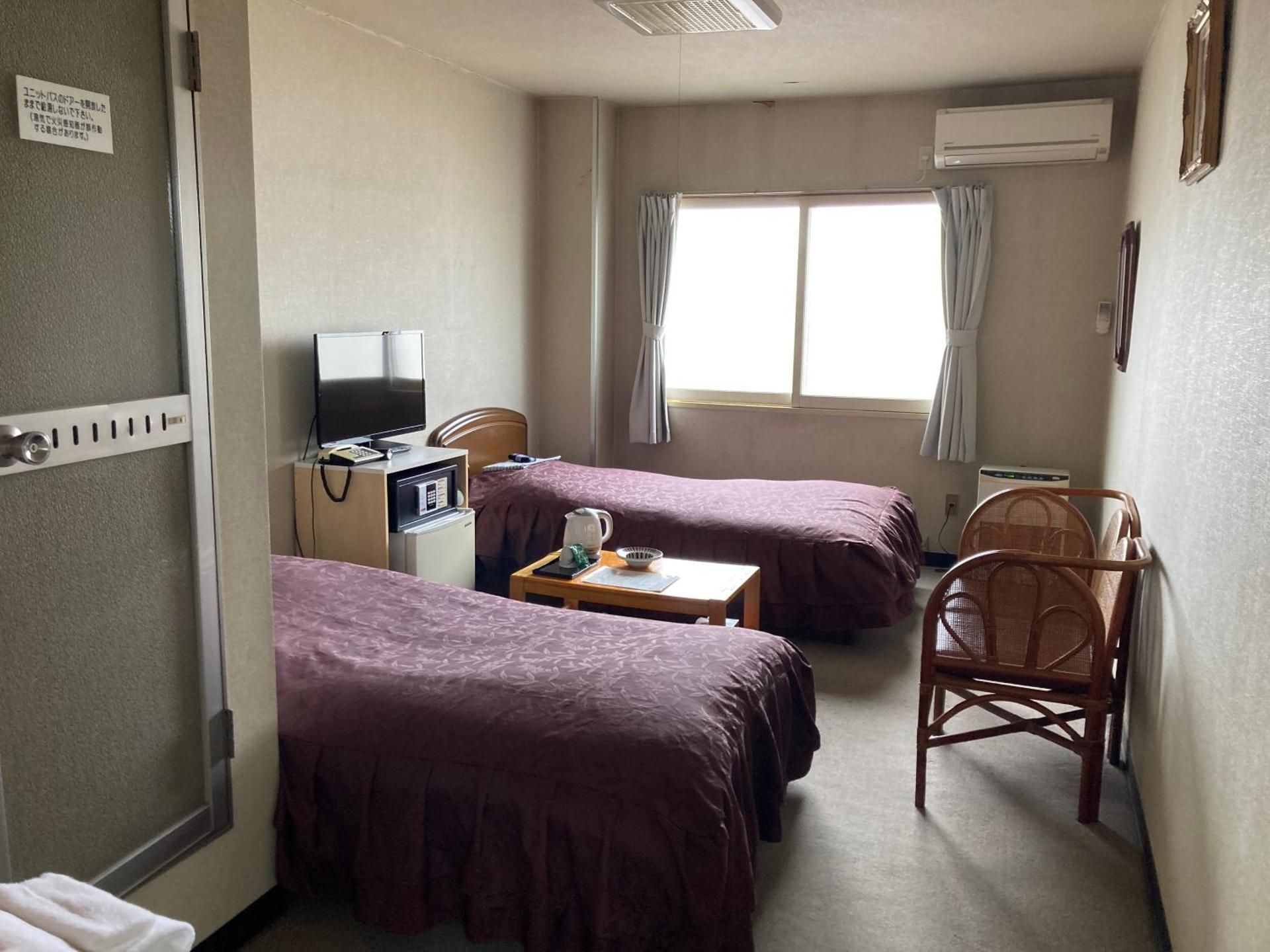 Twin Room with Private Bathroom
