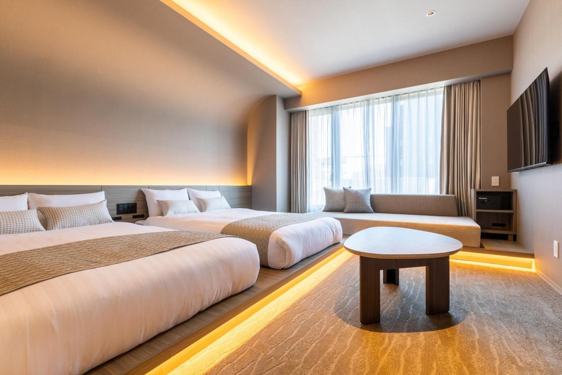 Superior Twin Room with Bathtub