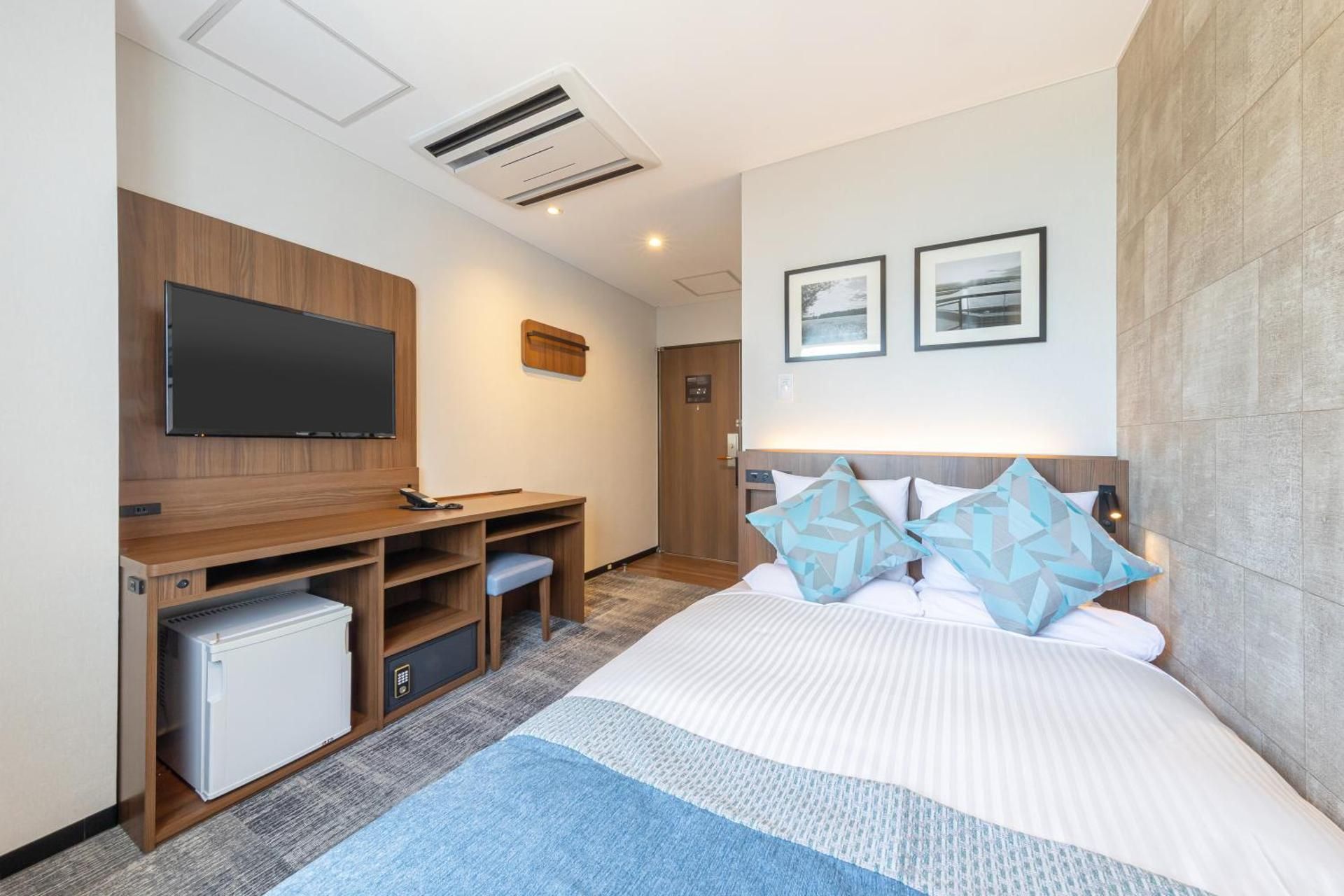 Superior Semi-Double Room - Non-Smoking