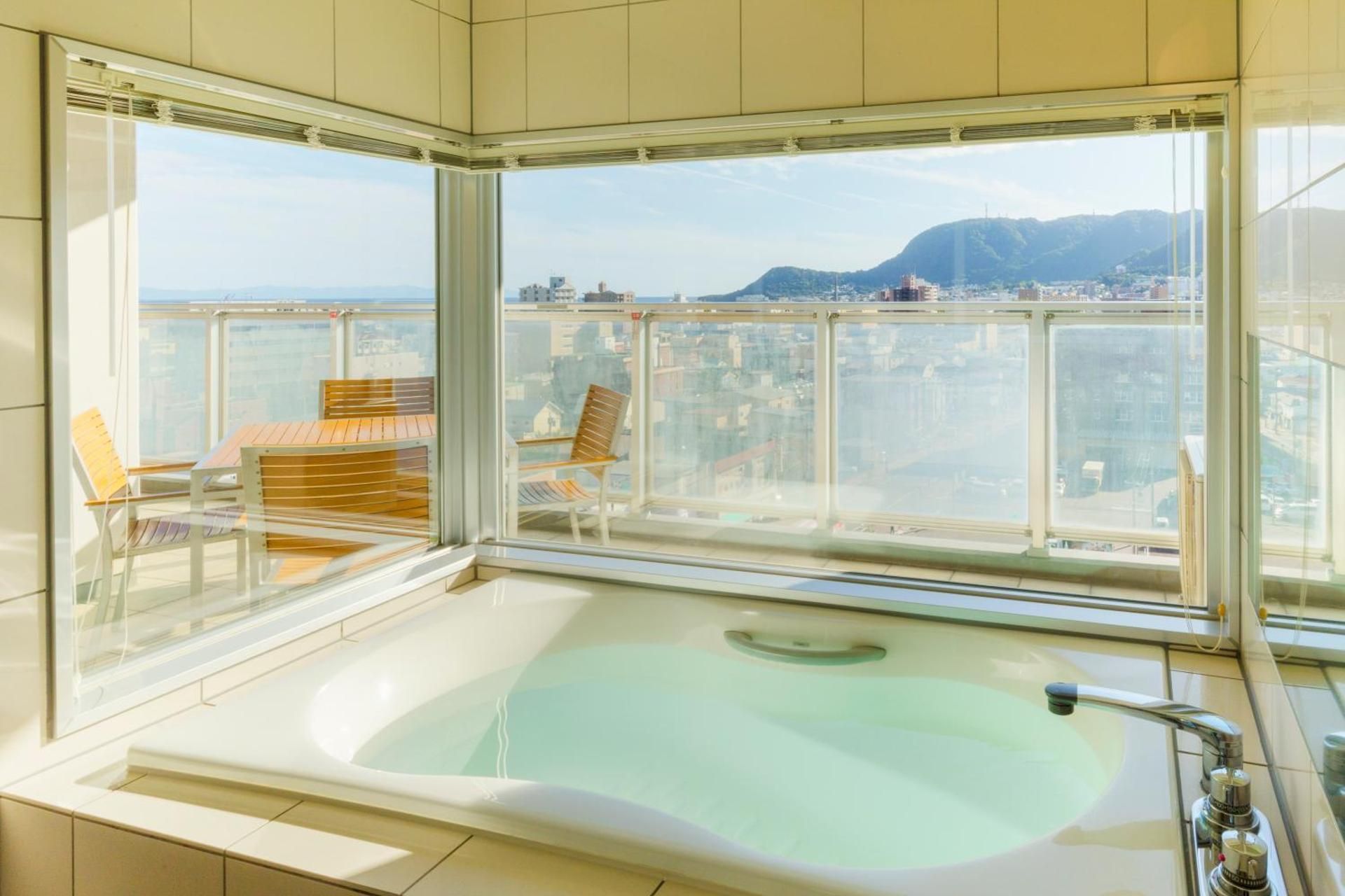 Ocean Suite with Kitchen #1003 - Smoking