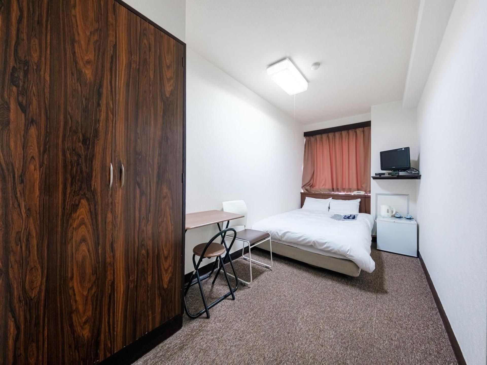 Semi Double Room - Non-Smoking