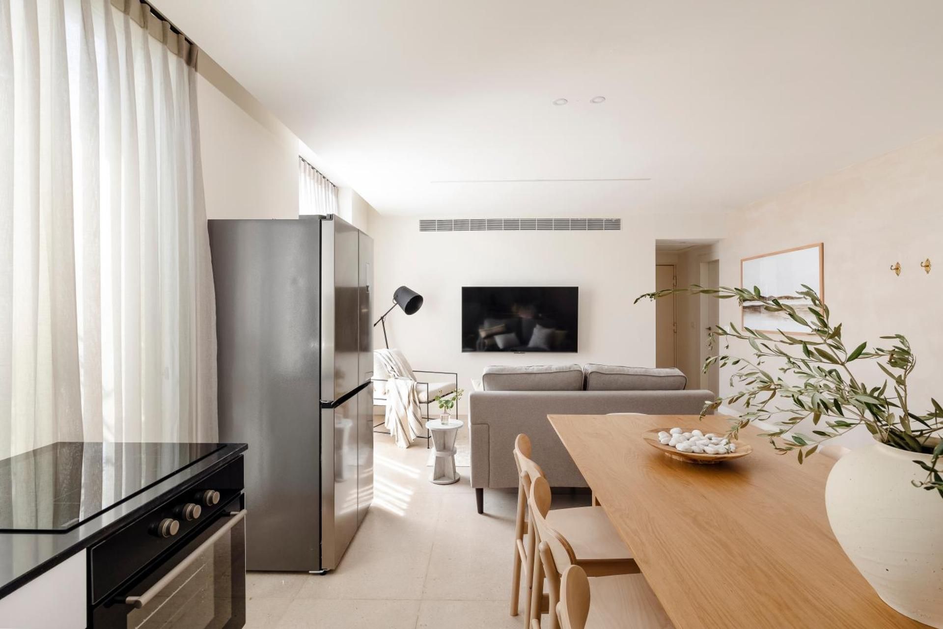 Four-Bedroom Deluxe Apartment
