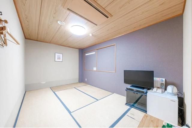 Japanese-Style Room