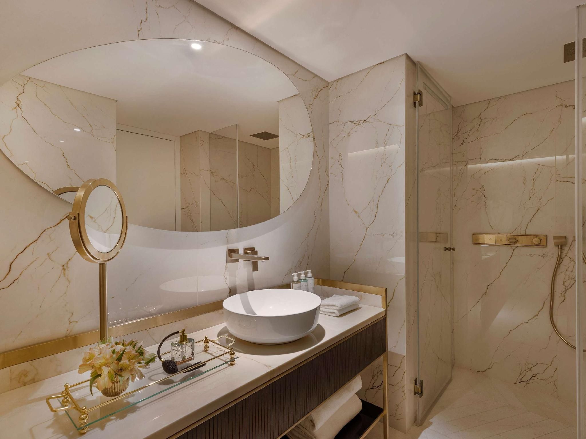 Terrace Room with 1 king size bed or twin beds, Garden side