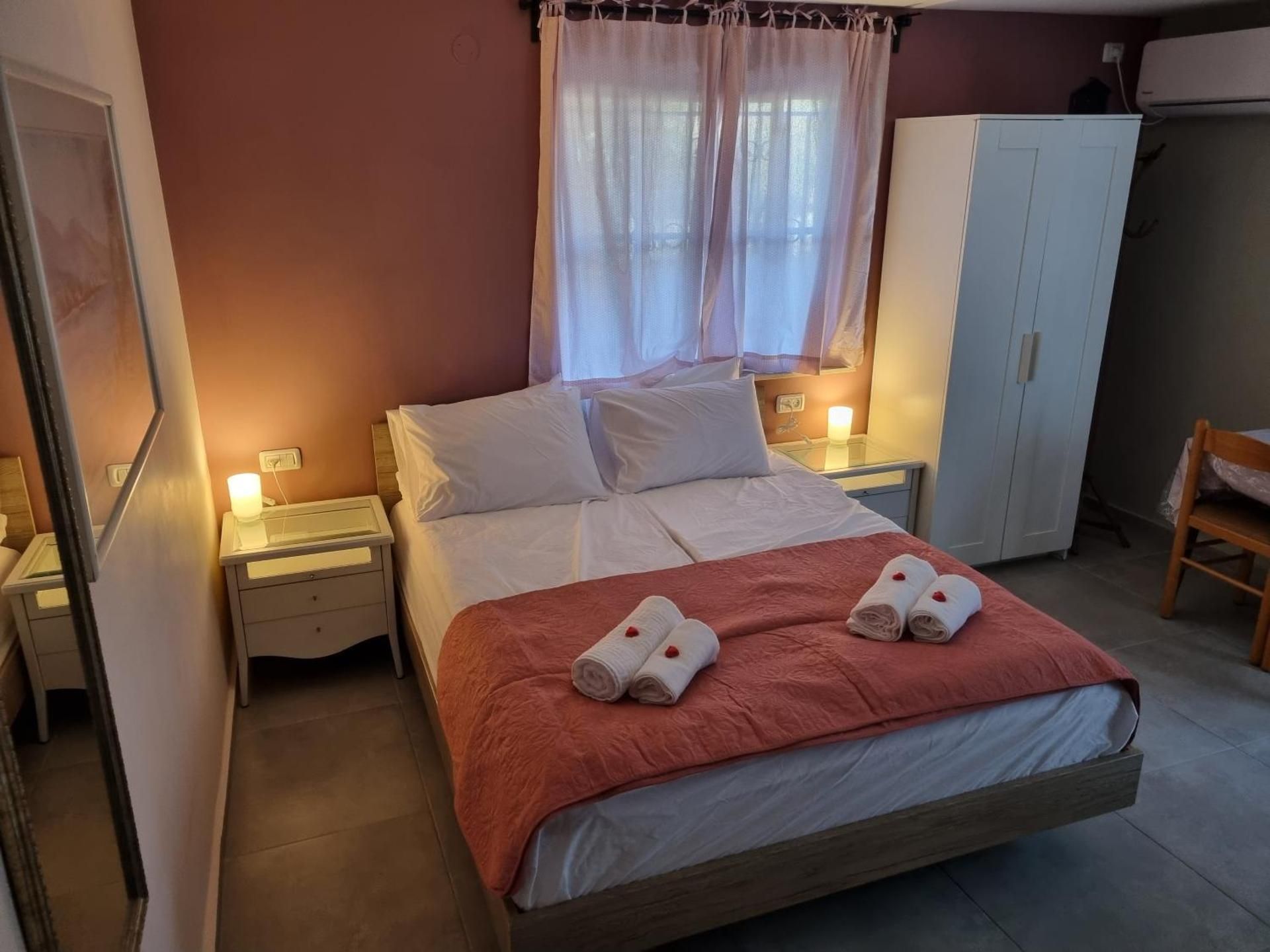 Deluxe Double or Twin Room with Mountain View