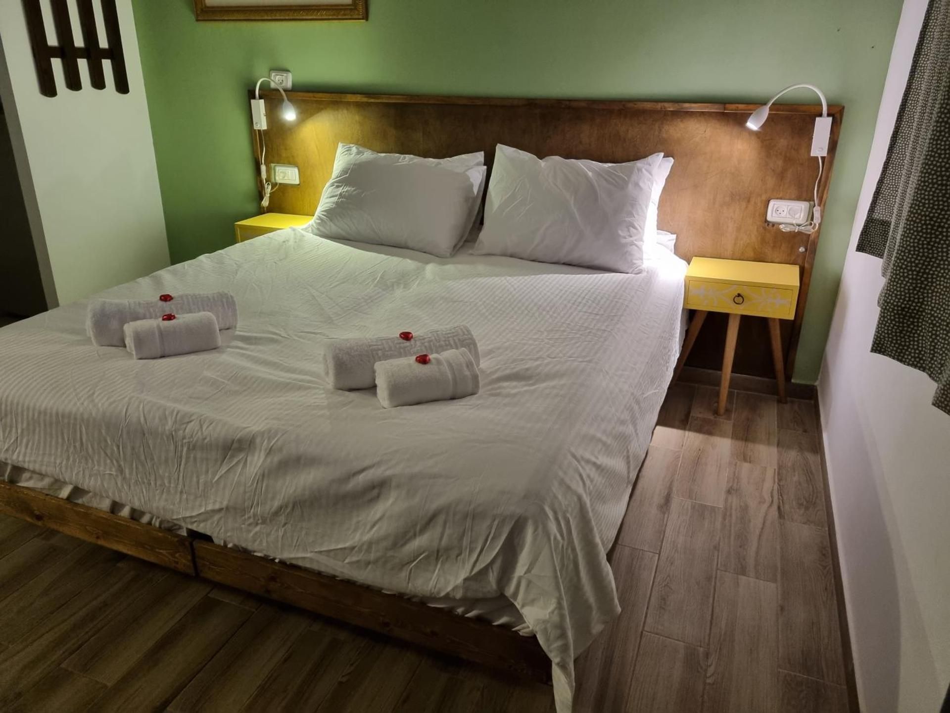 Deluxe Double Room with Shower