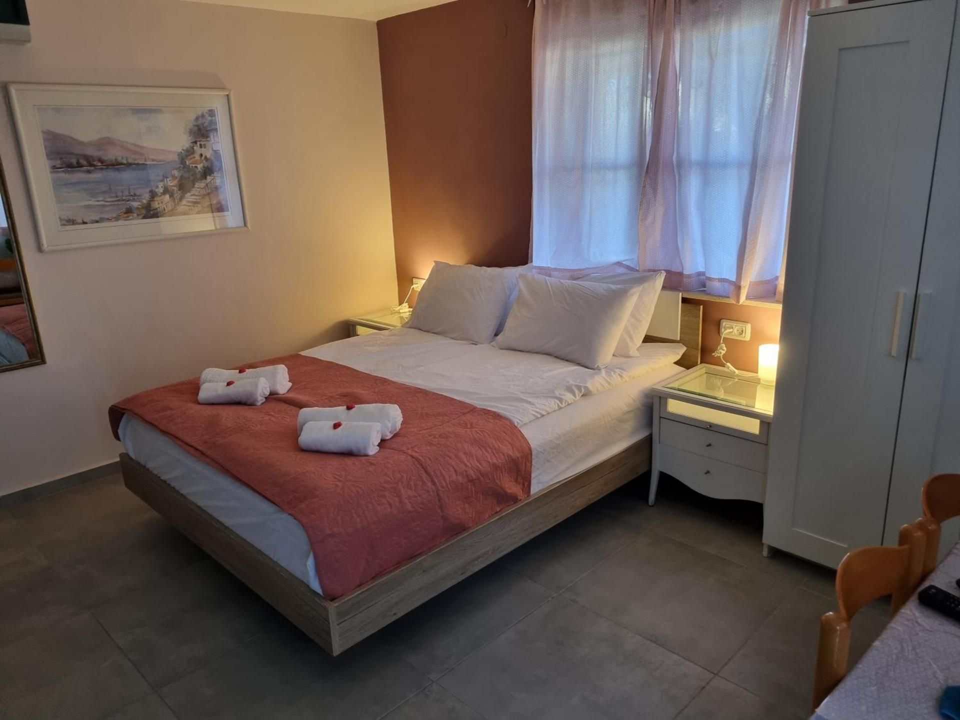 Deluxe Double or Twin Room with Mountain View