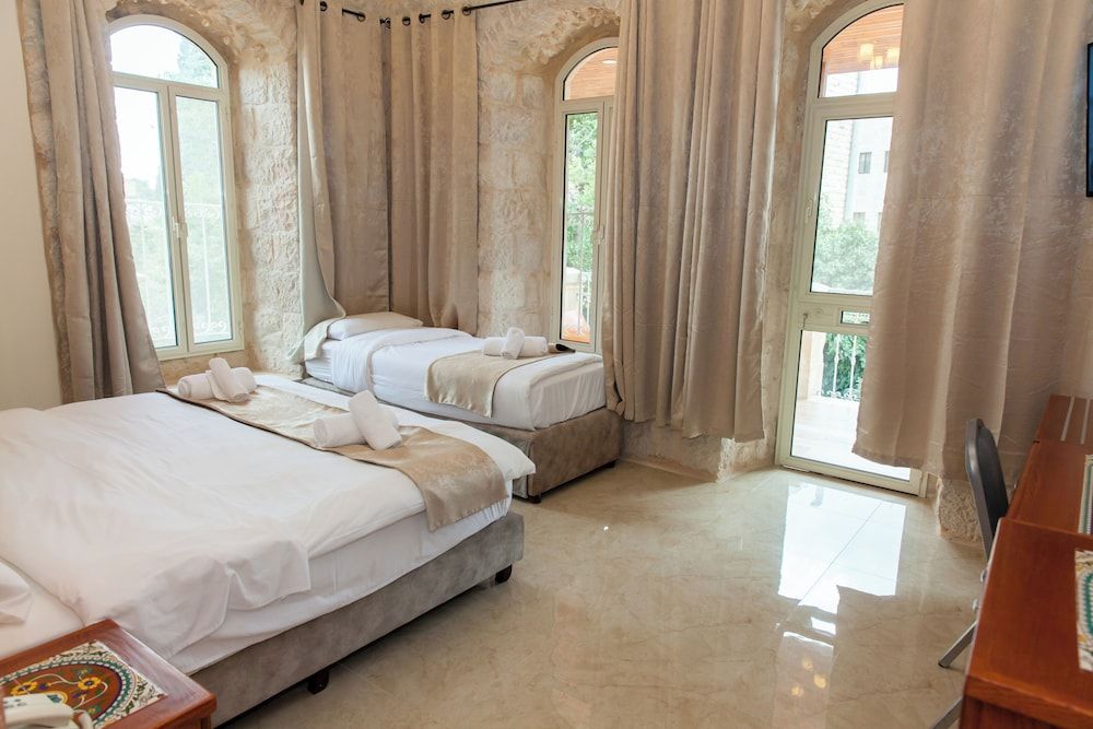 Family Room, Balcony