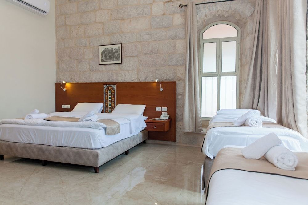 Family Room, Multiple Beds