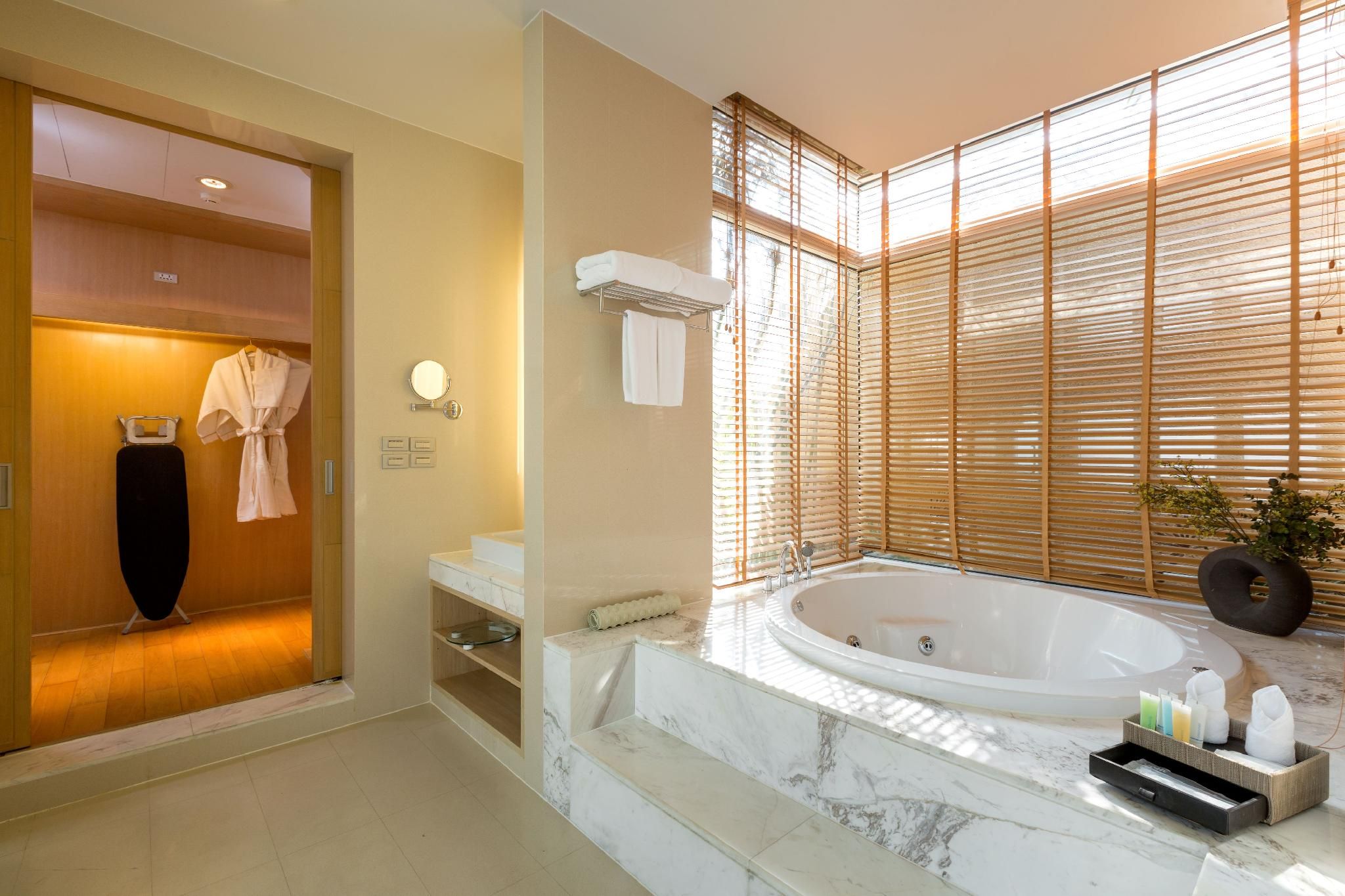 2 Bedroom Pool Villa with Kitchen