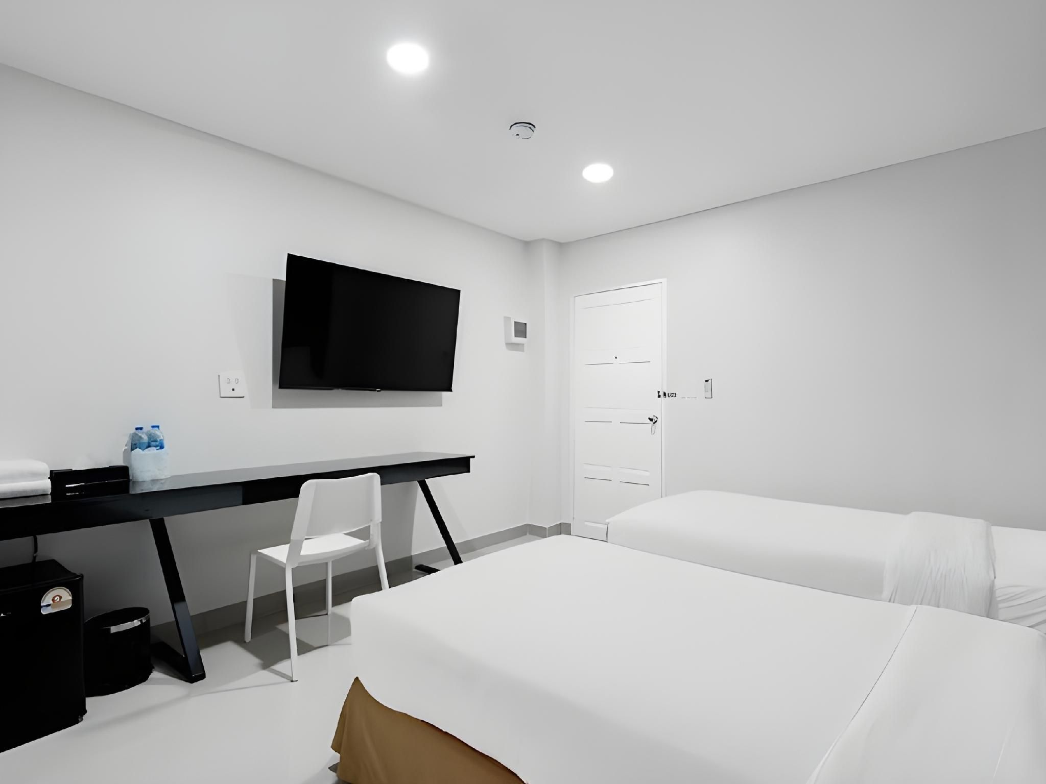 Terminal2 Hotel Phukettown Standard Twin Room 3