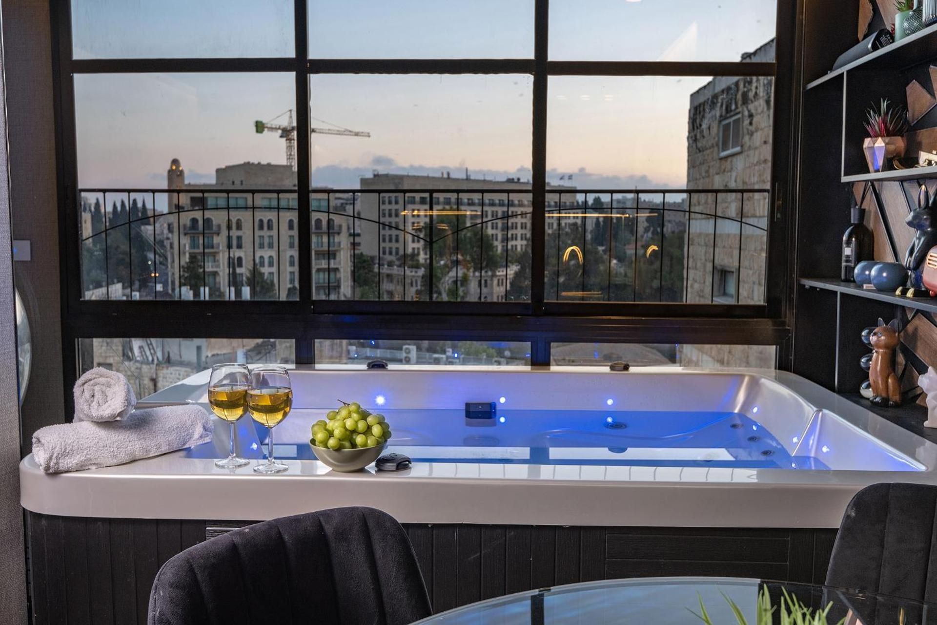 Suite with Spa Bath
