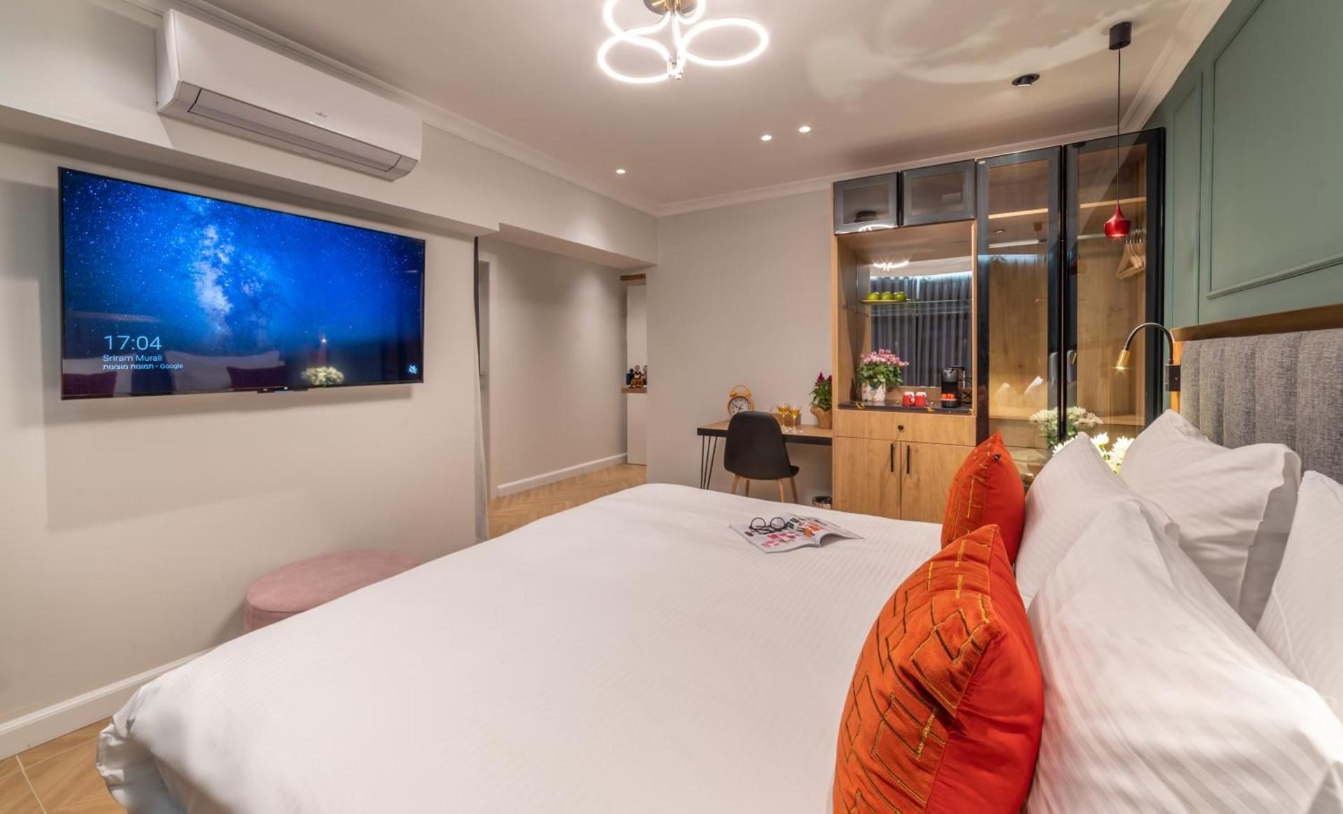 Large Standard Double Room (accessible by stairs only)
