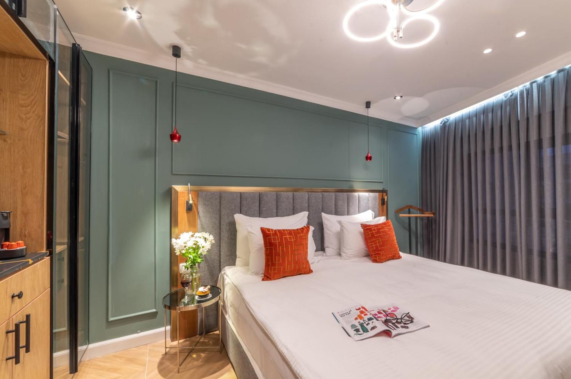 Large Standard Double Room (accessible by stairs only)