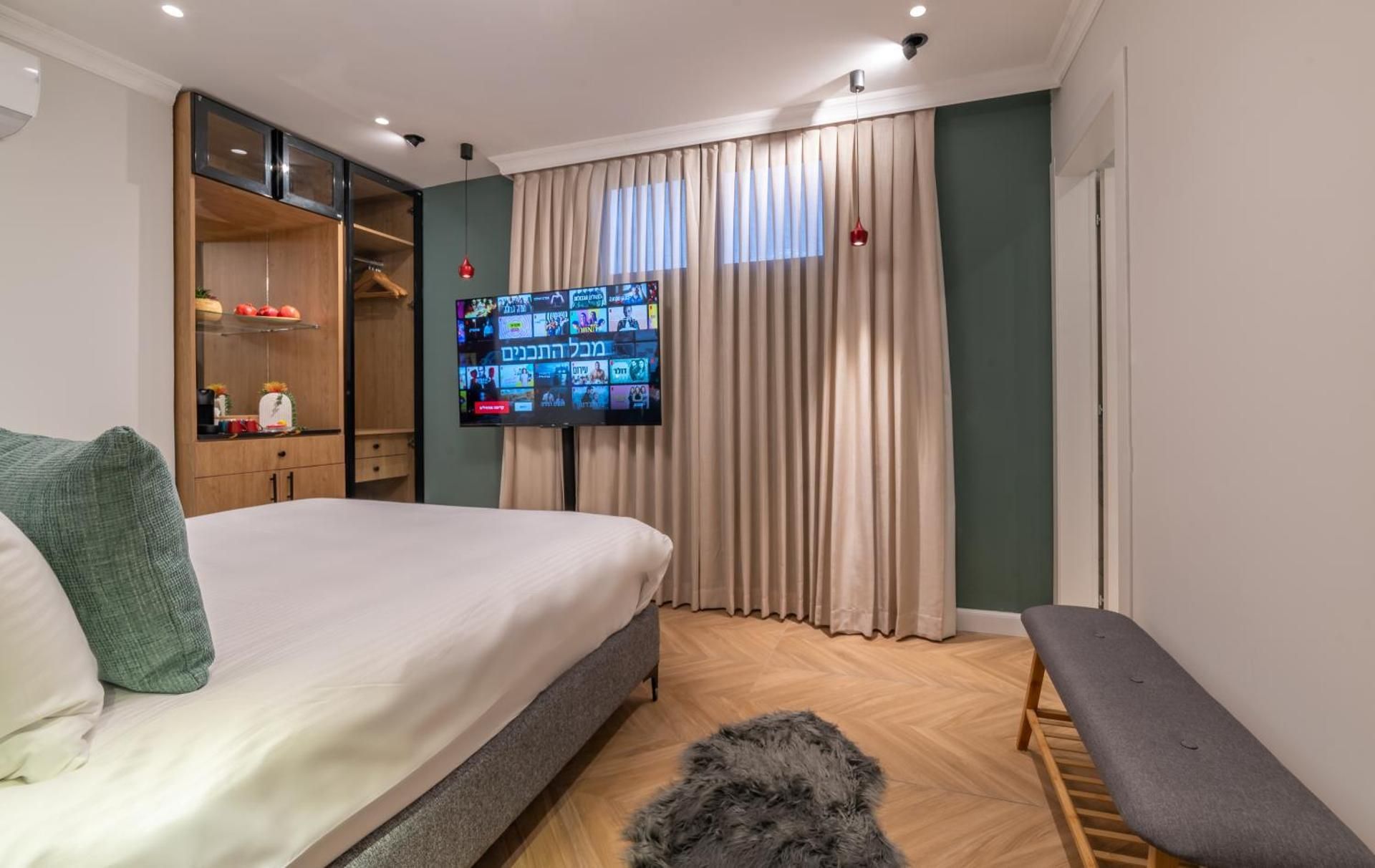 Small Double Room (accessible by stairs only)