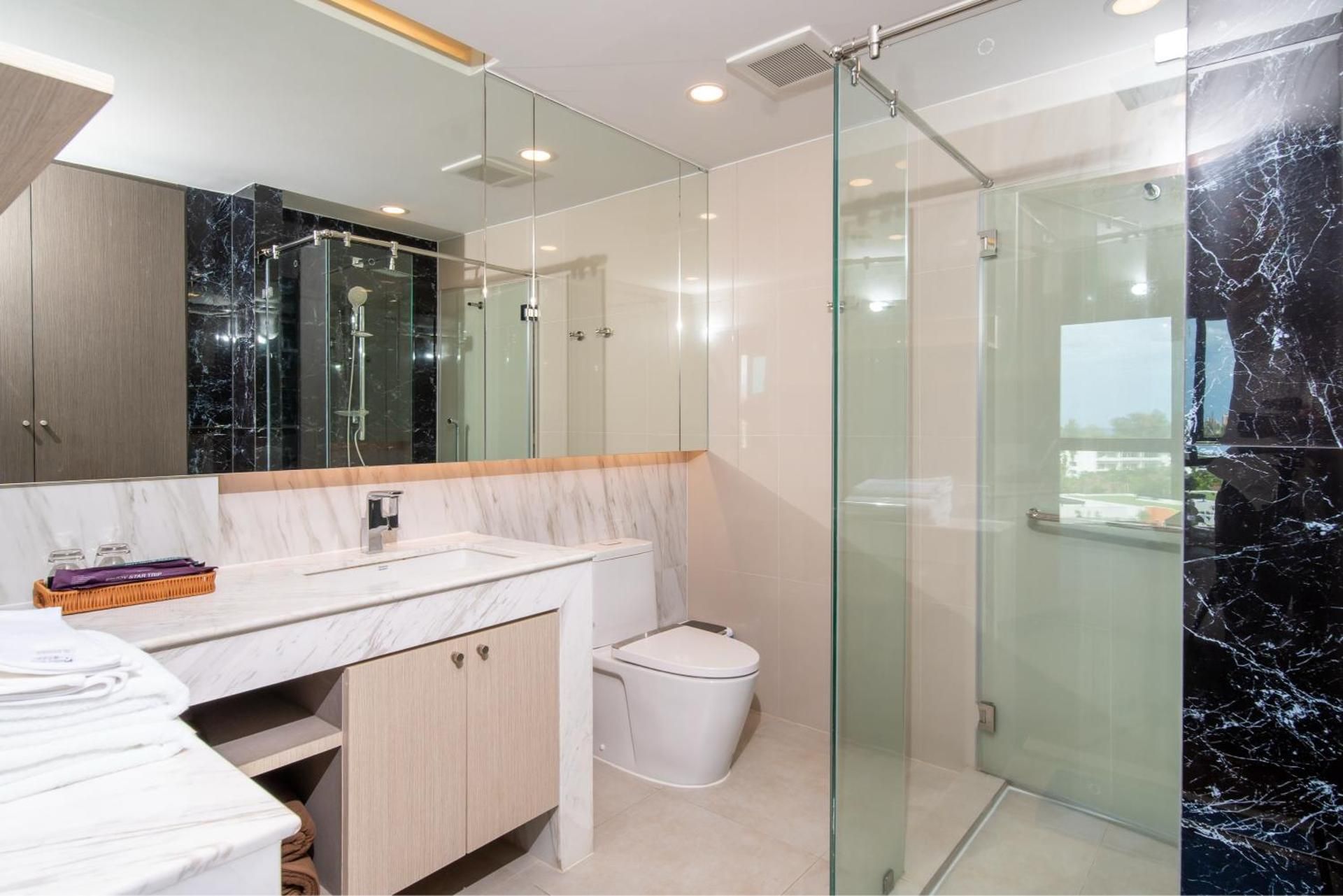 Double Room with Balcony and Sea View